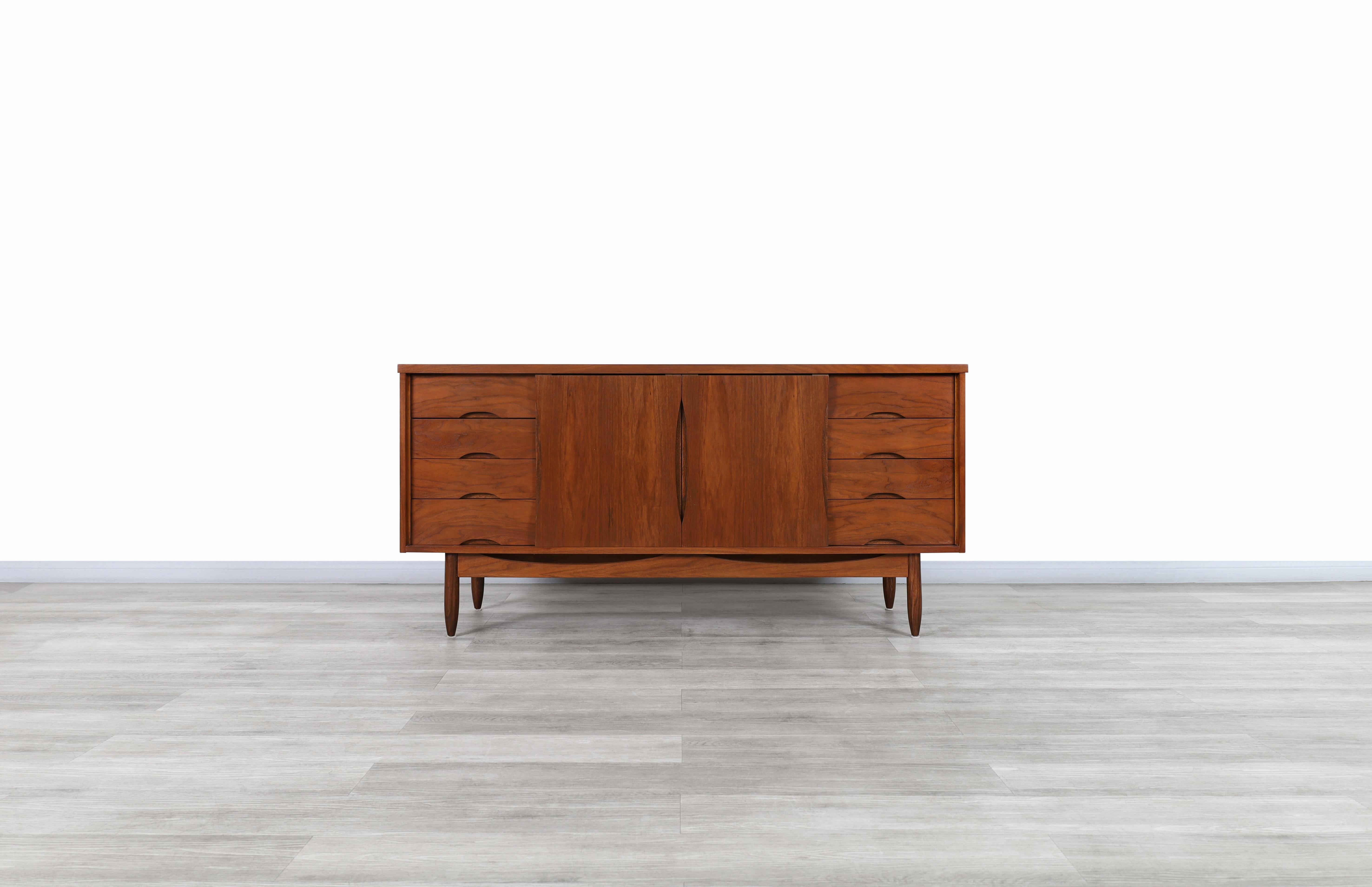 Mid Century Modern Walnut Credenza by Broyhill 4