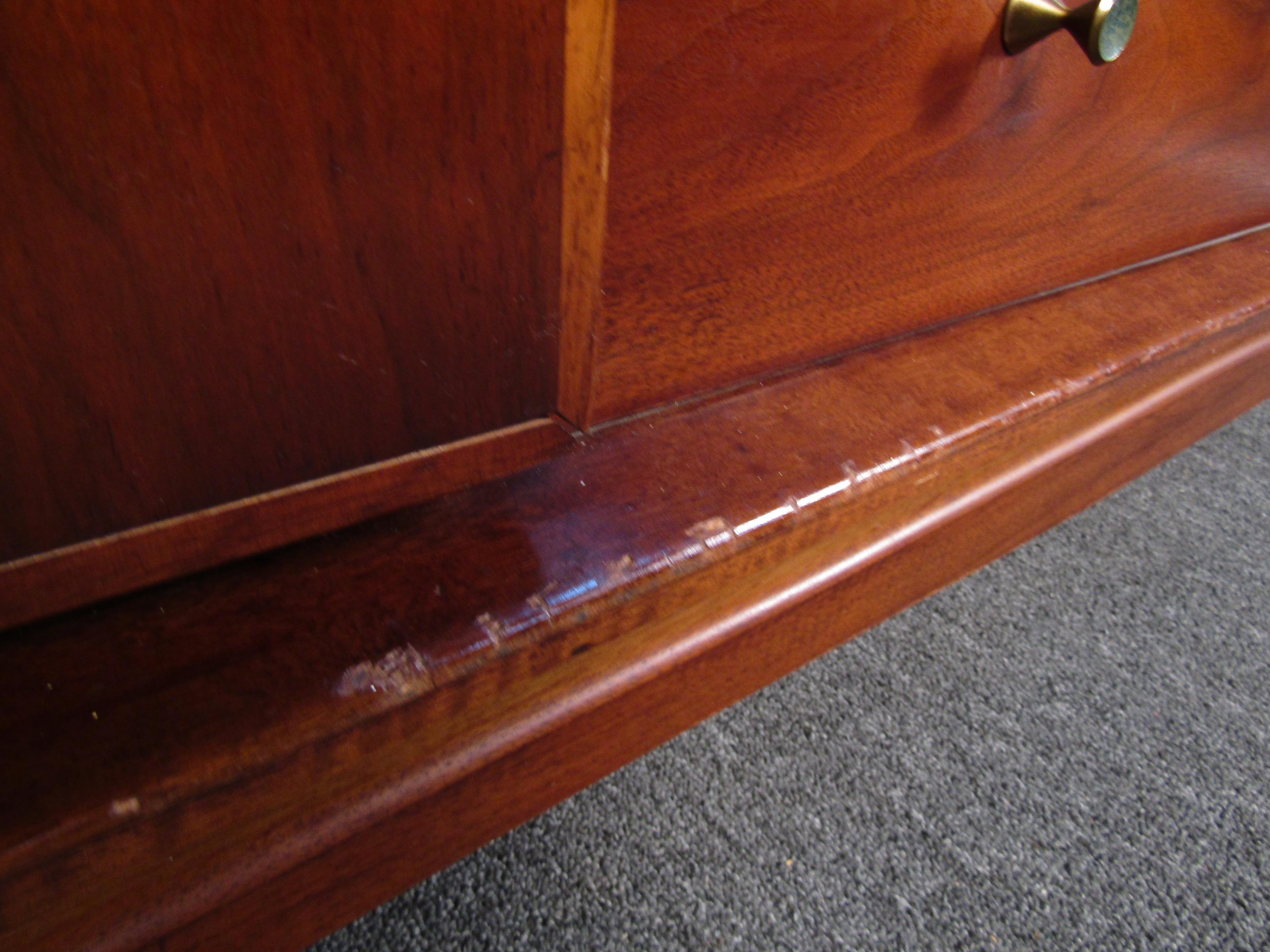 Mid-Century Modern Walnut Credenza by Kent Coffey For Sale 3