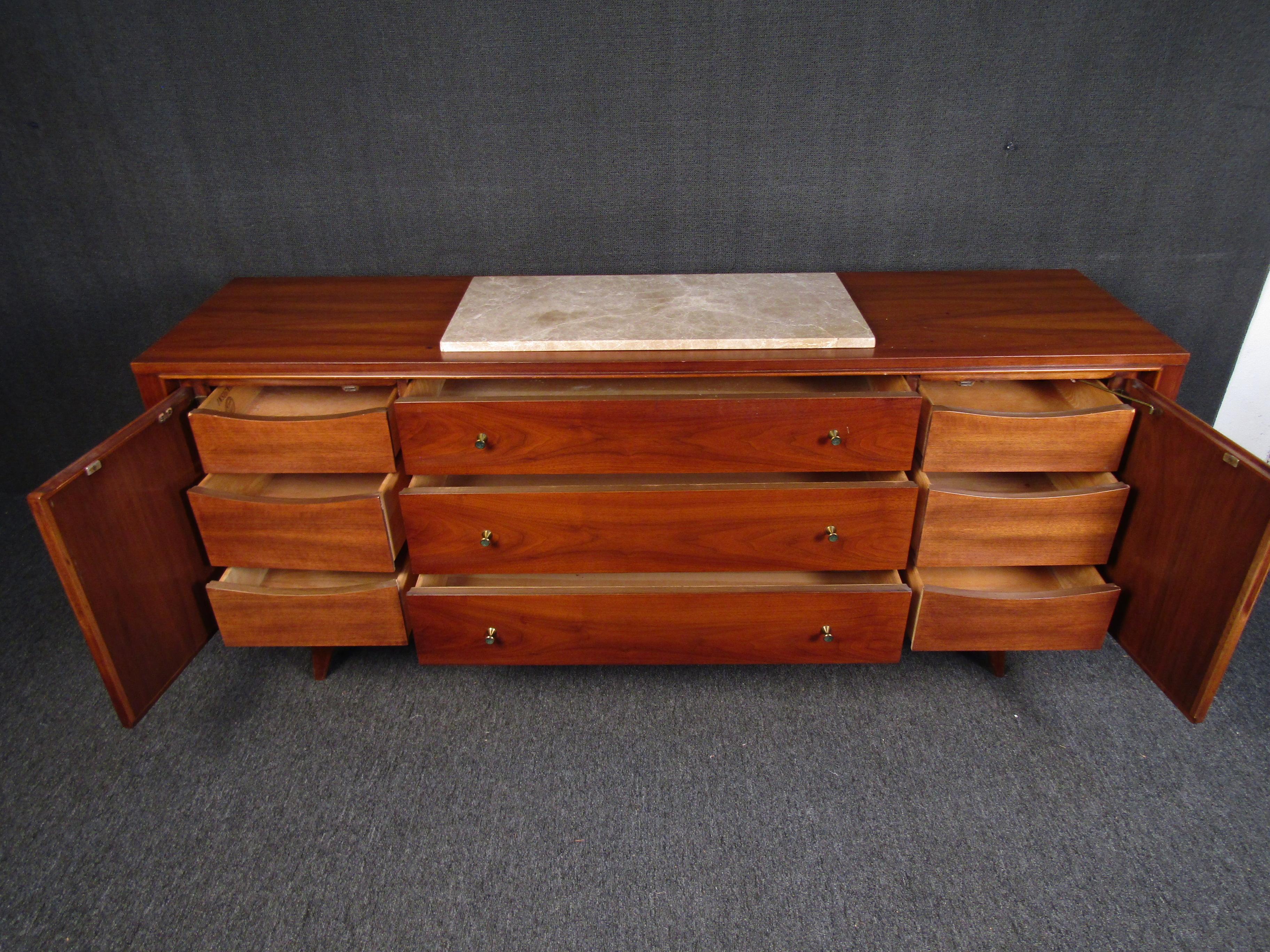 Mid-Century Modern Walnut Credenza by Kent Coffey For Sale 7