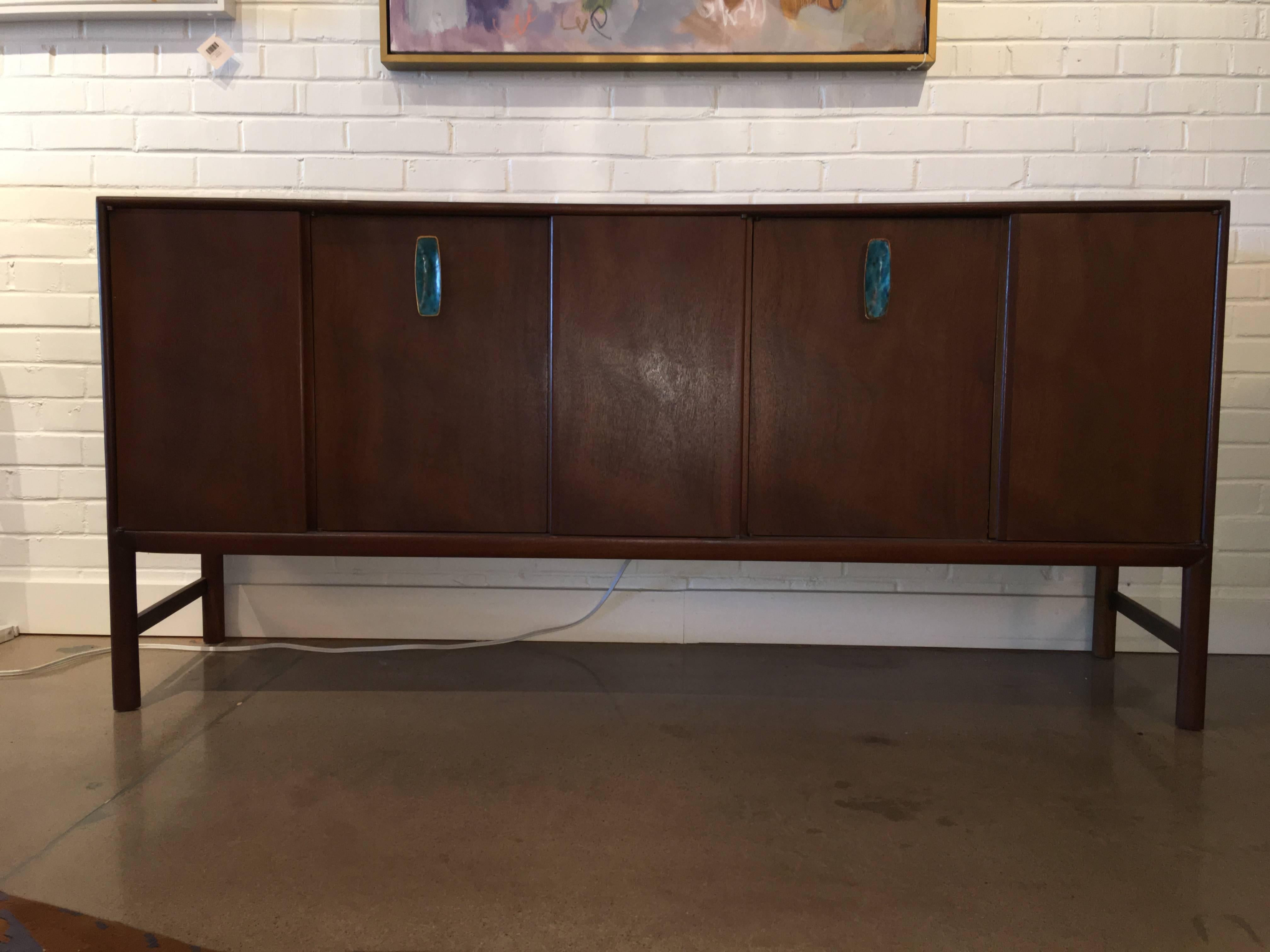 Mid-Century Modern Walnut Credenza by Ray Sabota for Mount Airy 1