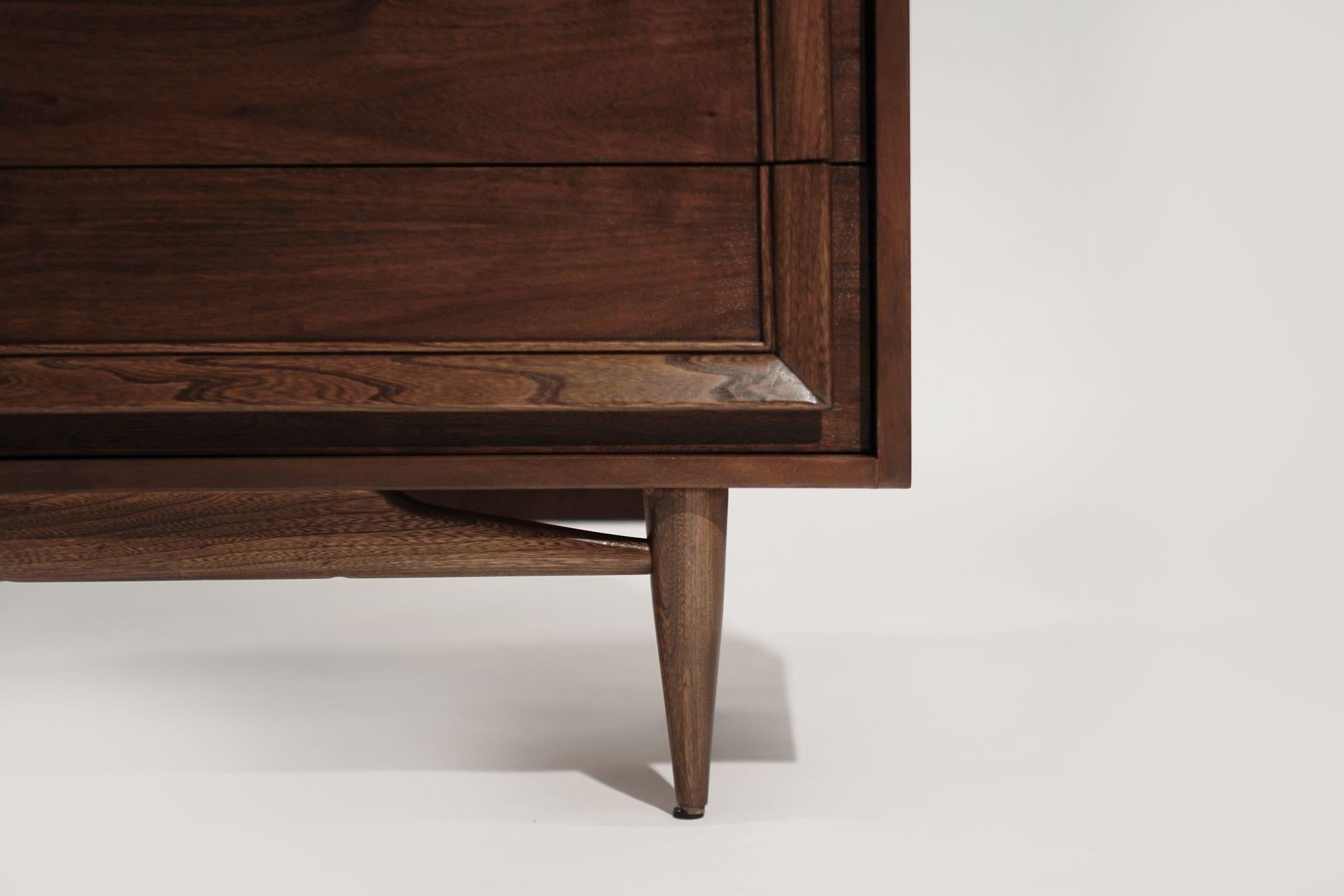 Mid-Century Modern Walnut Credenza, C. 1950s For Sale 6