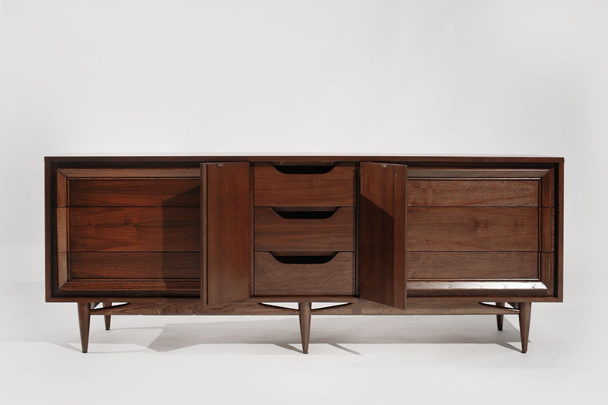 Mid-Century Modern Walnut Credenza, C. 1950s In Excellent Condition For Sale In Westport, CT