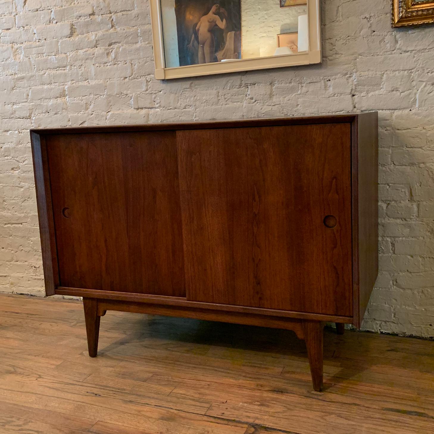 Mid-Century Modern Walnut Credenza Cabinet by Jens Risom In Good Condition In Brooklyn, NY