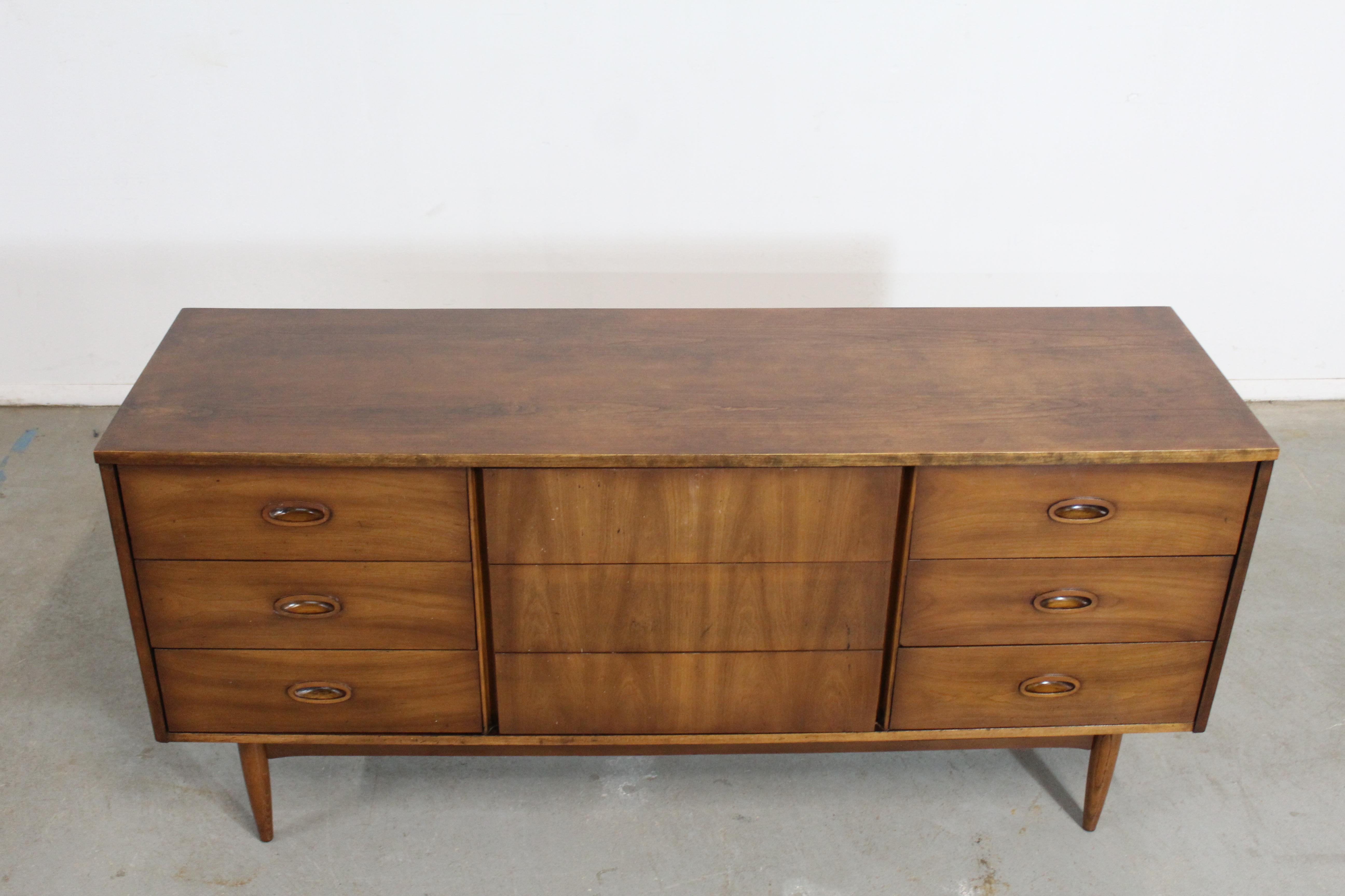 American Mid-Century Modern Walnut Credenza/Dresser on Pencil Legs