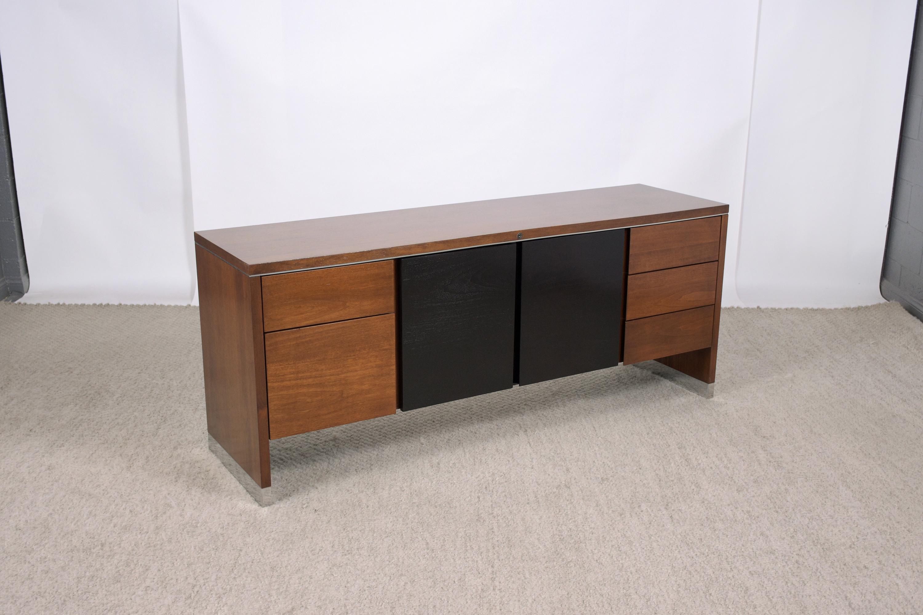 Mid-Century Modern Walnut Credenza 5