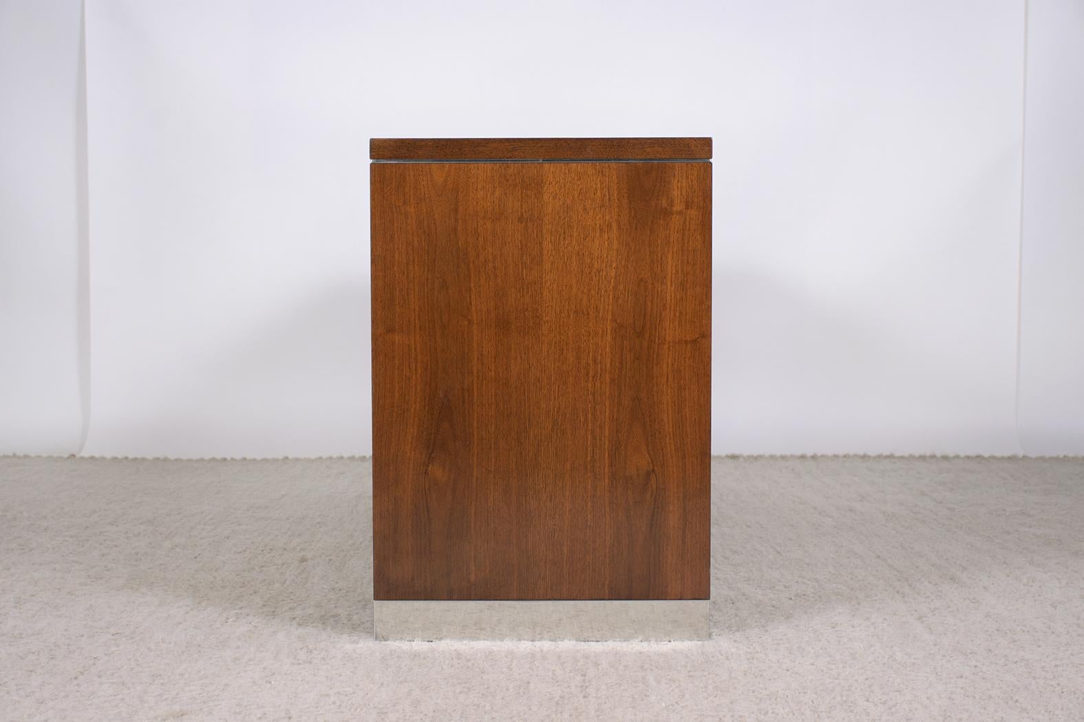 Mid-Century Modern Walnut Credenza 9