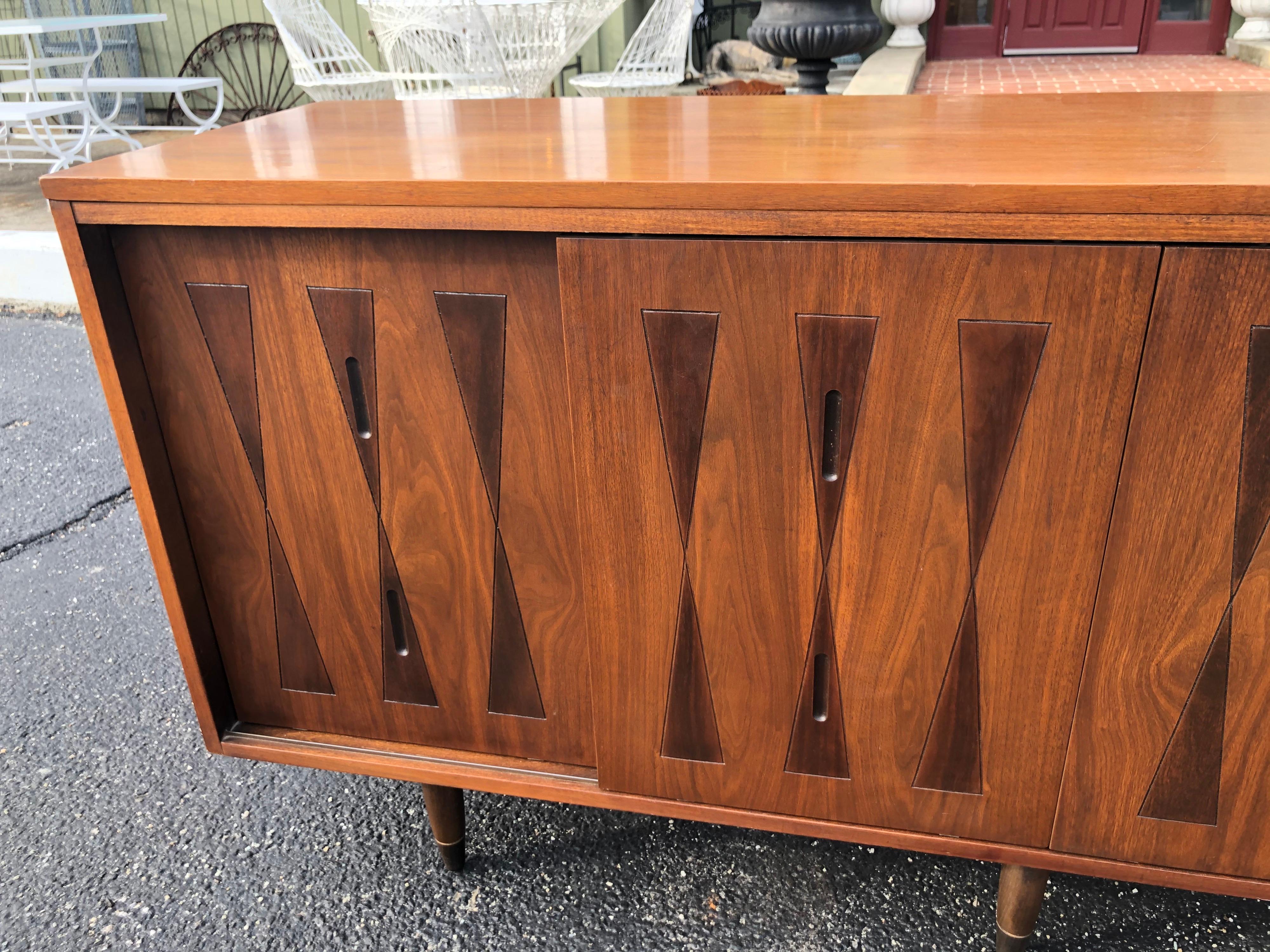 Mid-Century Modern Walnut Credenza 14