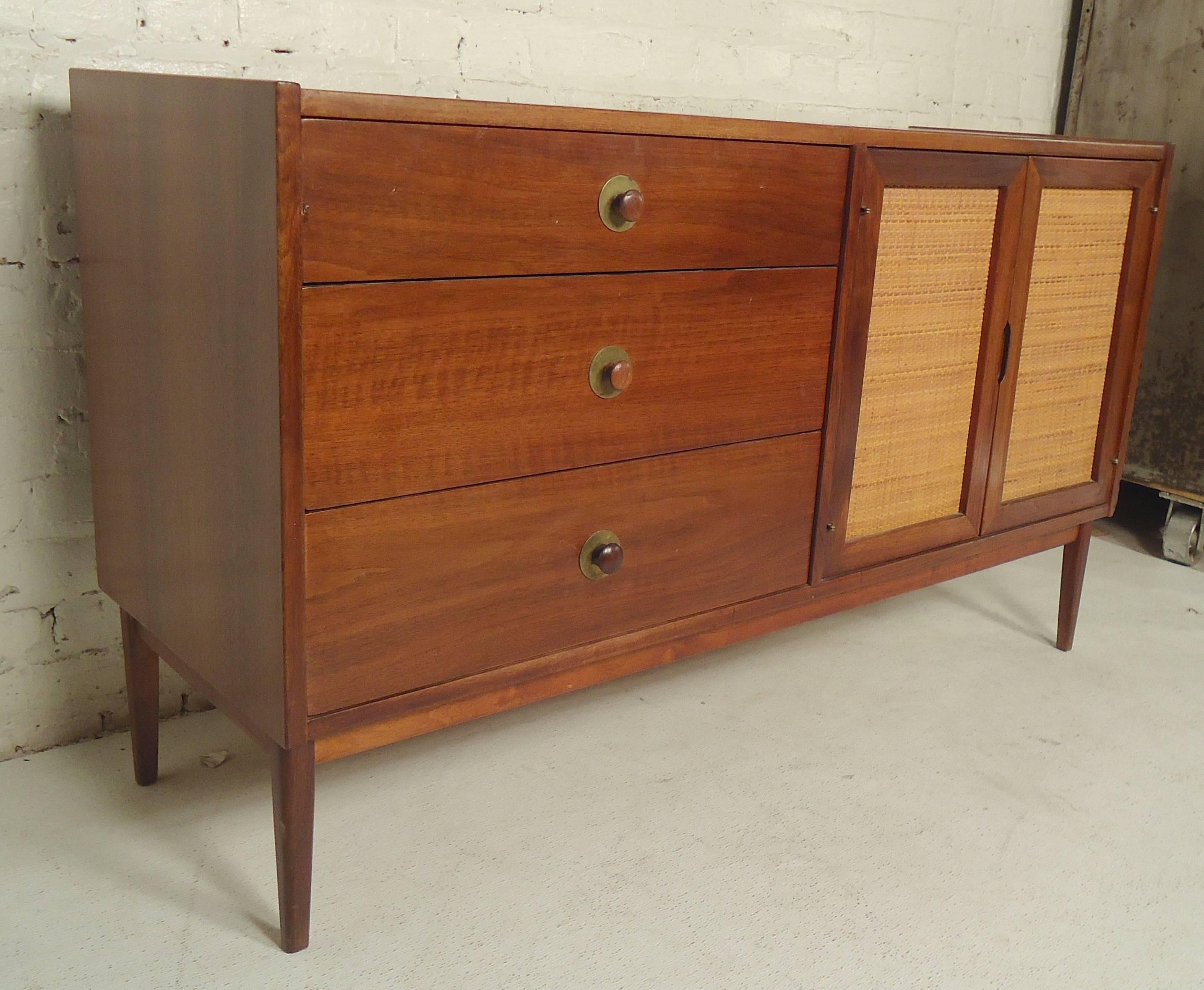 Mid-Century Modern Walnut Credenza In Good Condition In Brooklyn, NY