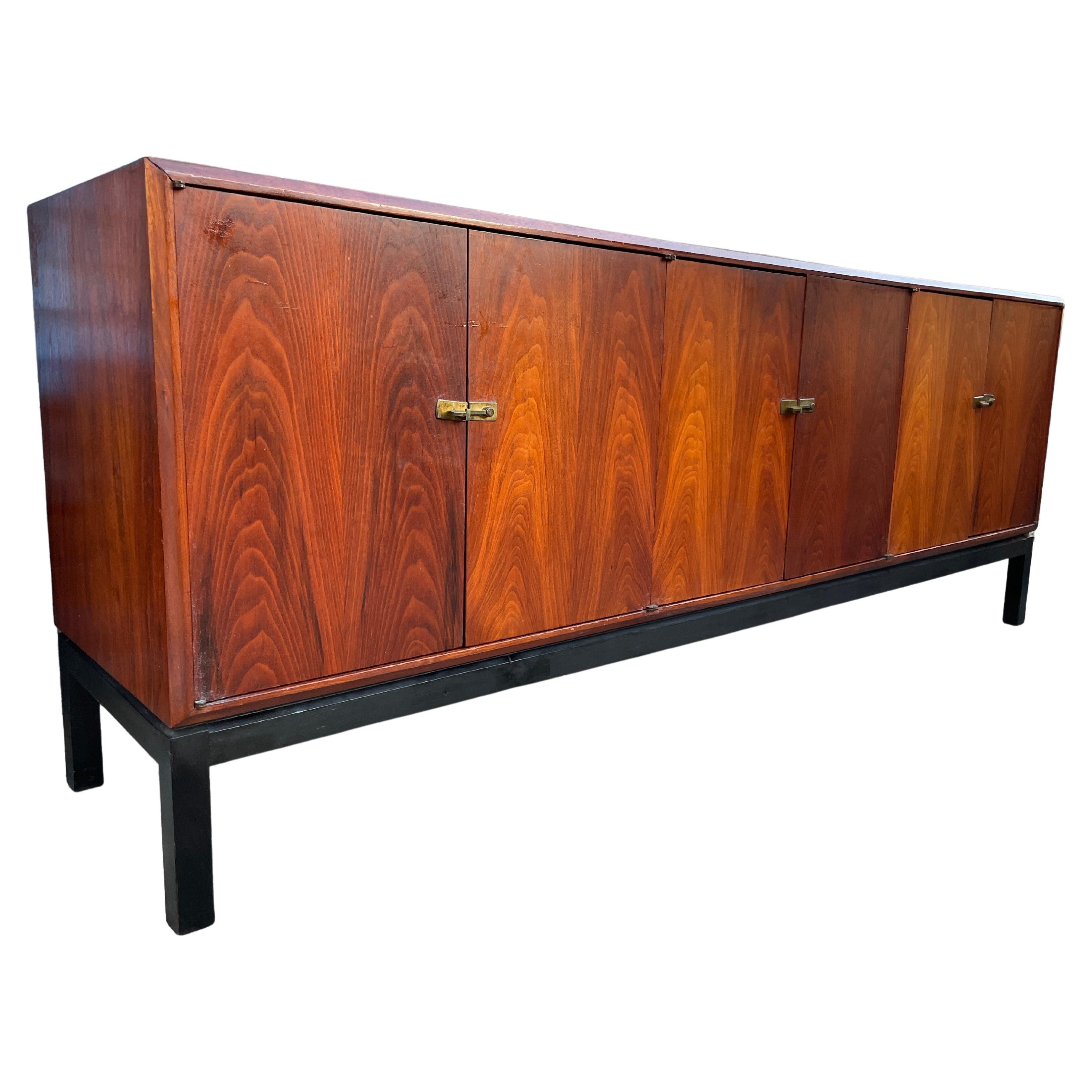 American Mid-Century Modern Walnut Credenza Sideboard 6 Cabinet Doors with 3 Drawers