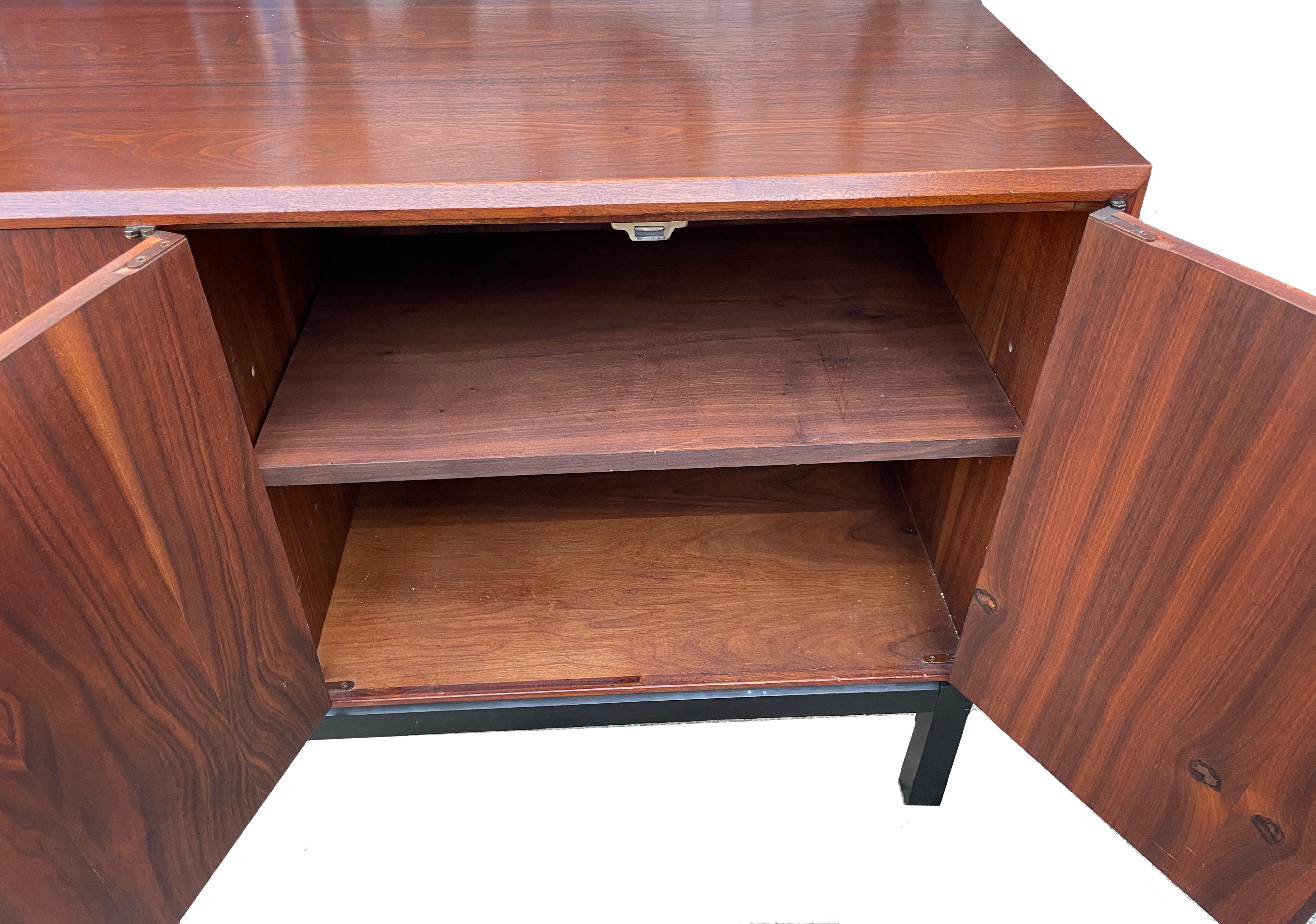 Hardwood Mid-Century Modern Walnut Credenza Sideboard 6 Cabinet Doors with 3 Drawers