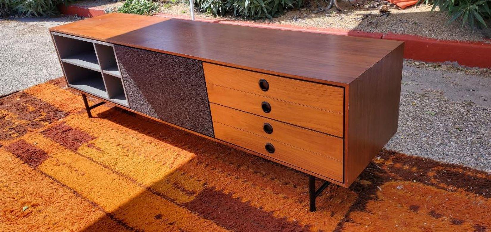 Mid Century Modern Walnut Credenza / Sideboard With Black Metal Base In Good Condition For Sale In Monrovia, CA