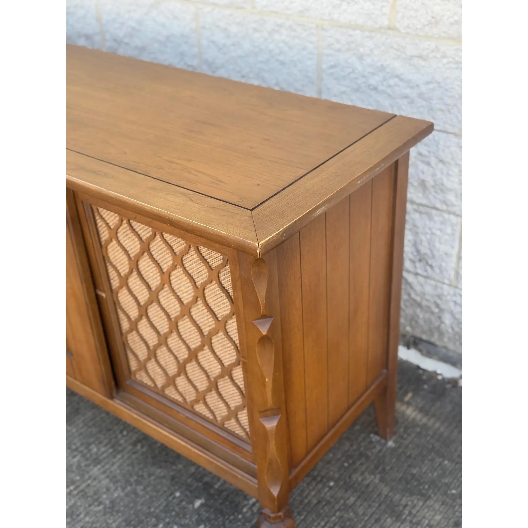 Mid-Century Modern Walnut Credenza With Cane Door Panels For Sale 4