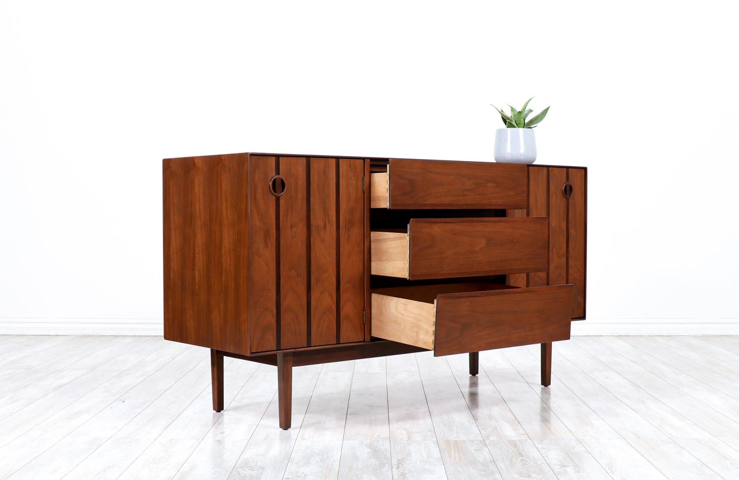 Mid-20th Century Mid-Century Modern Walnut Credenza with Rosewood Inlaid by Stanley Furniture