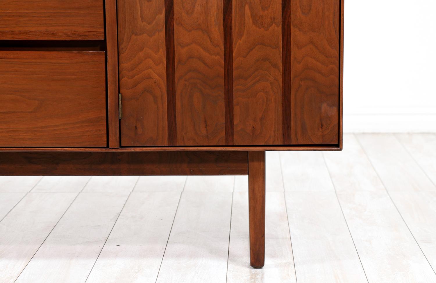 Mid-Century Modern Walnut Credenza with Rosewood Inlaid by Stanley Furniture 1