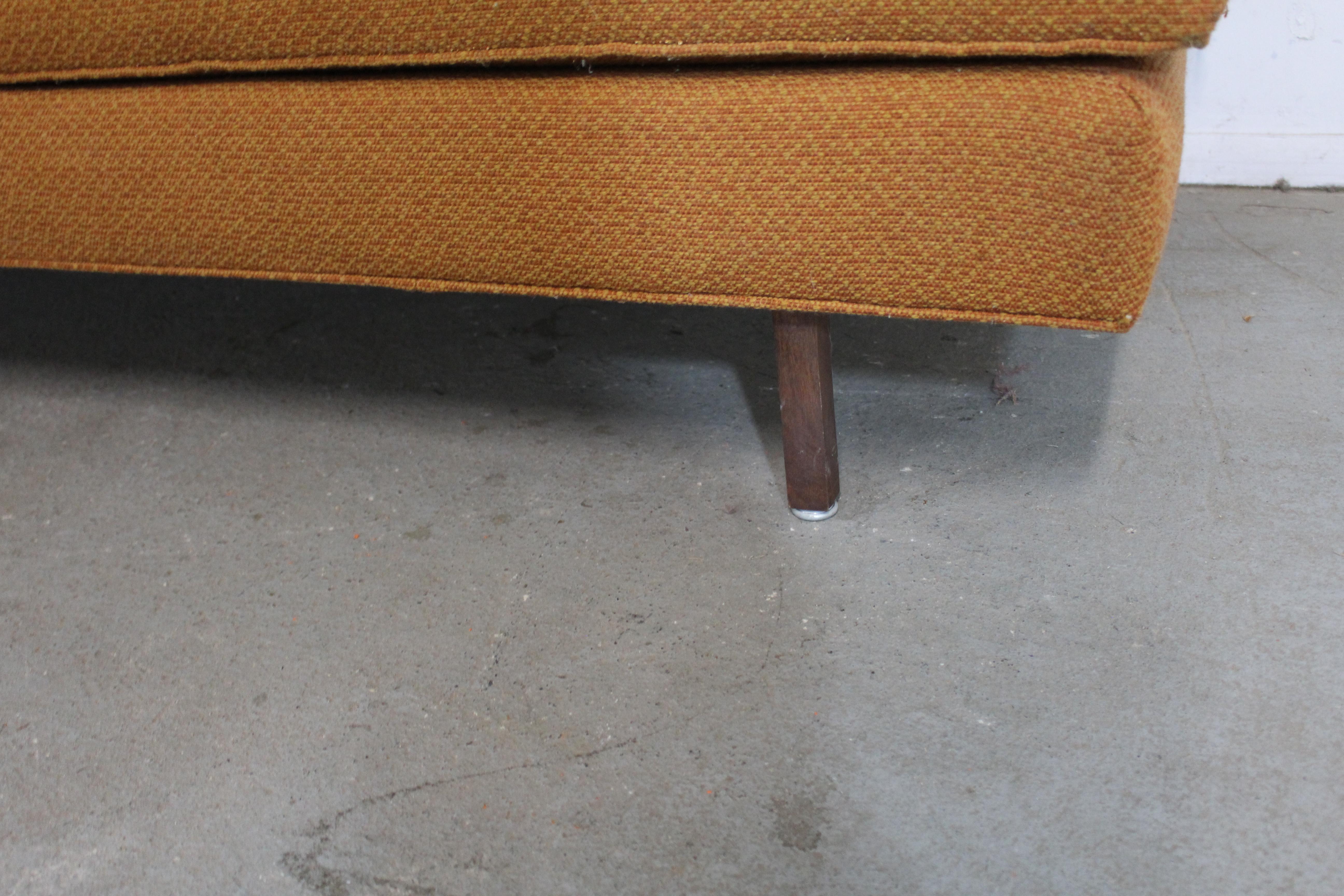Mid-Century Modern Walnut Daybed / Sofa on Pencil Legs For Sale 2