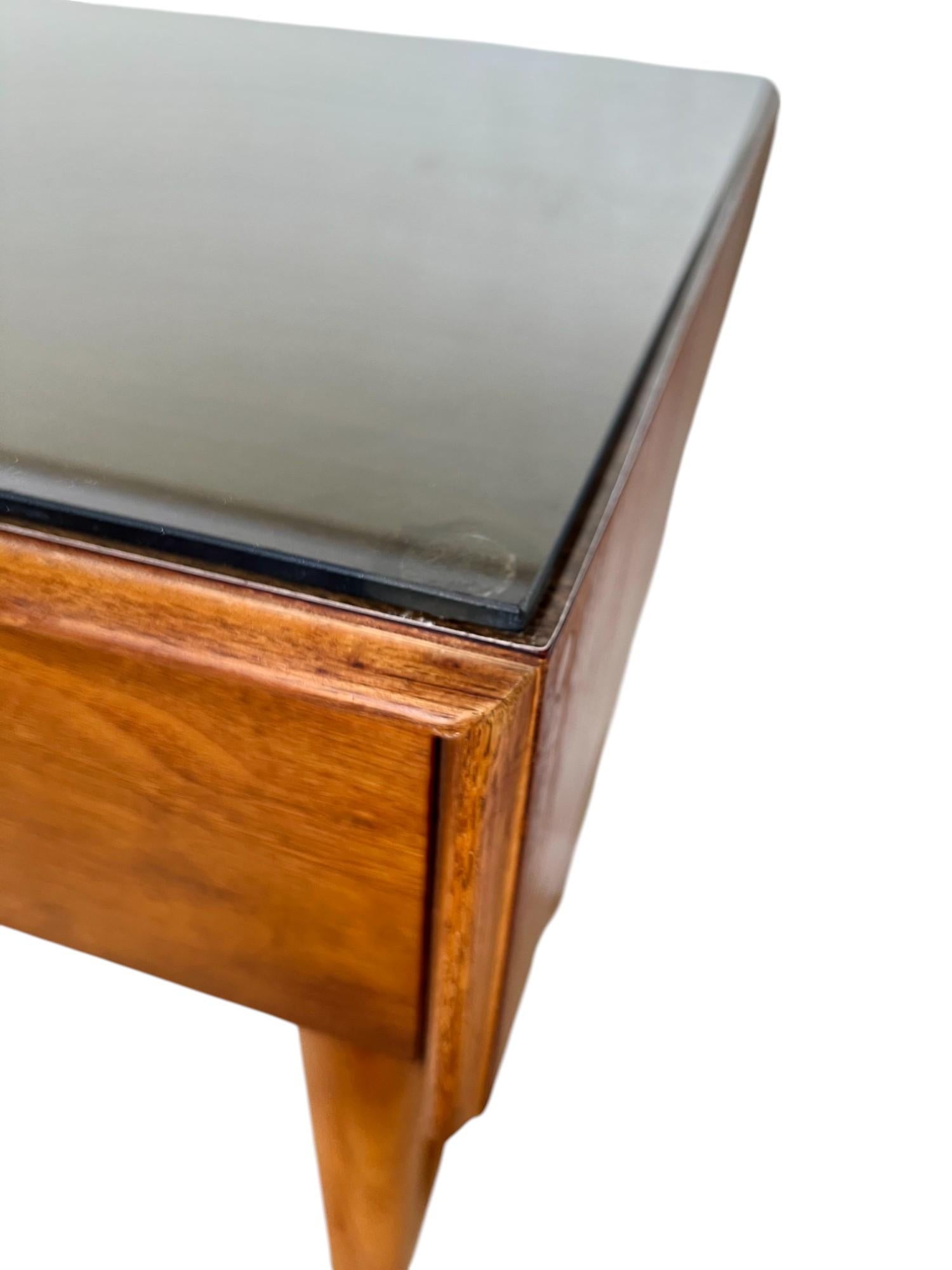 Mid-Century Modern Walnut Desk by B.P. John, 1969 en venta 2