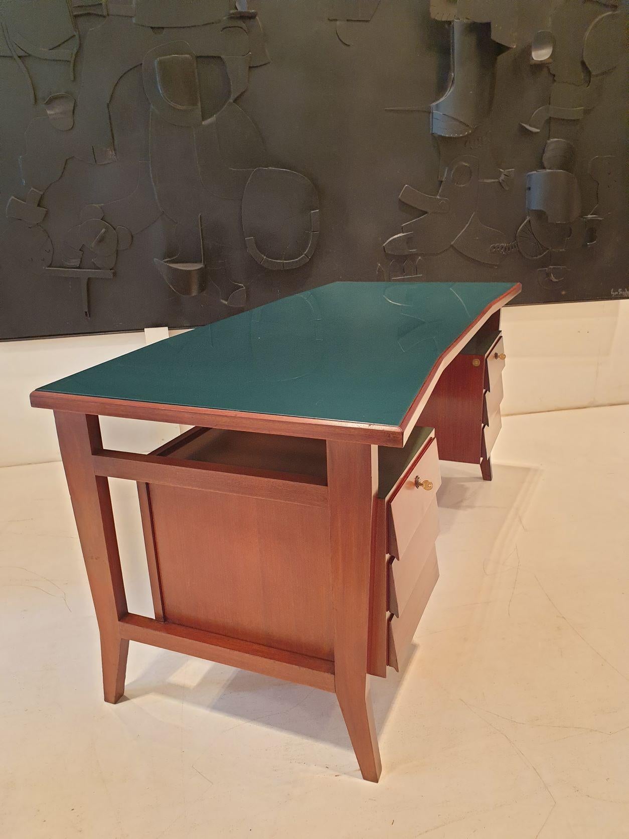 Mid-Century Modern Walnut Desk by Gio Ponti For Sale 1