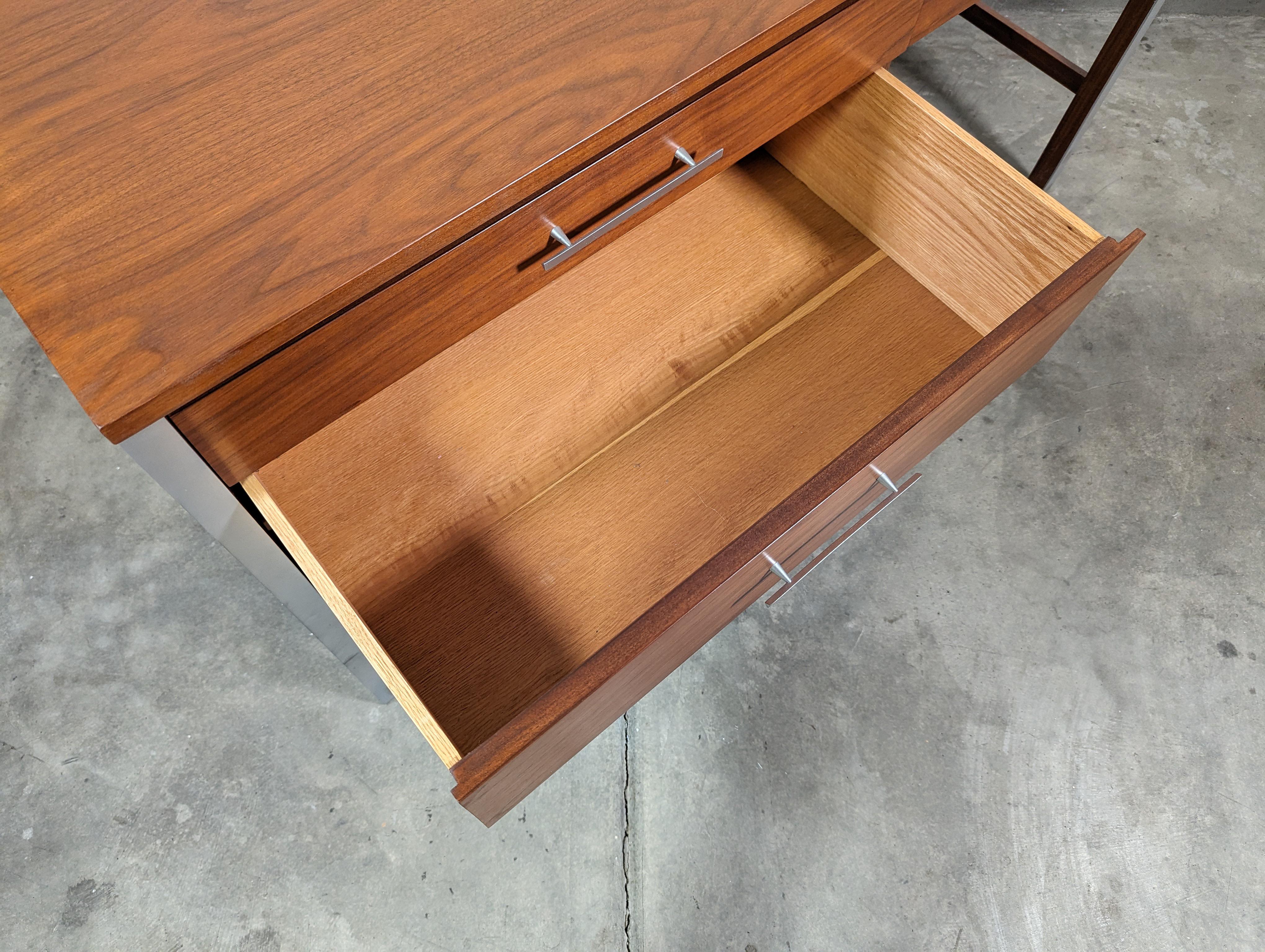 Mid Century Modern Walnut Desk by Paul McCobb, c1960s For Sale 8