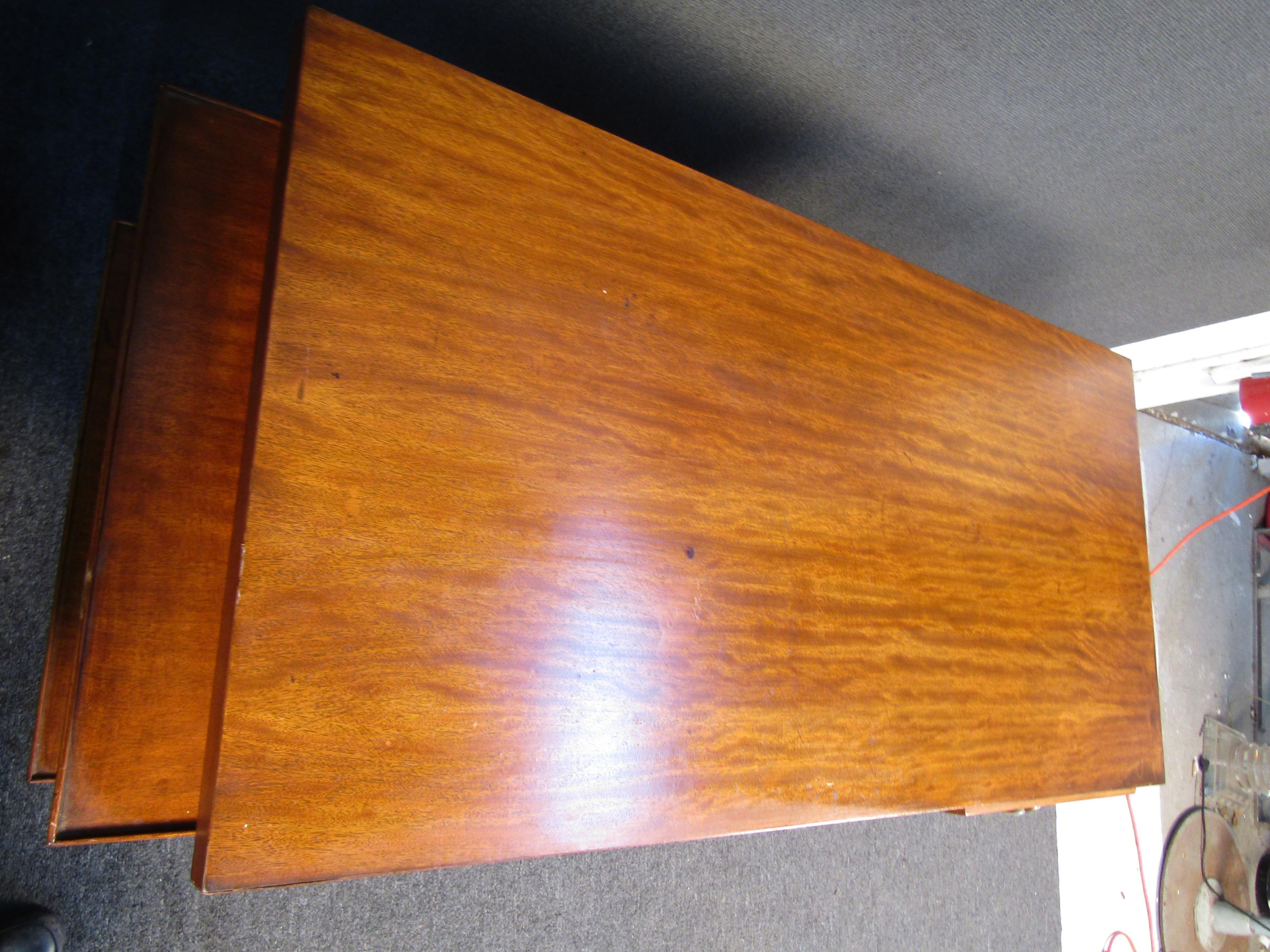 Mid-Century Modern Walnut Desk For Sale 5
