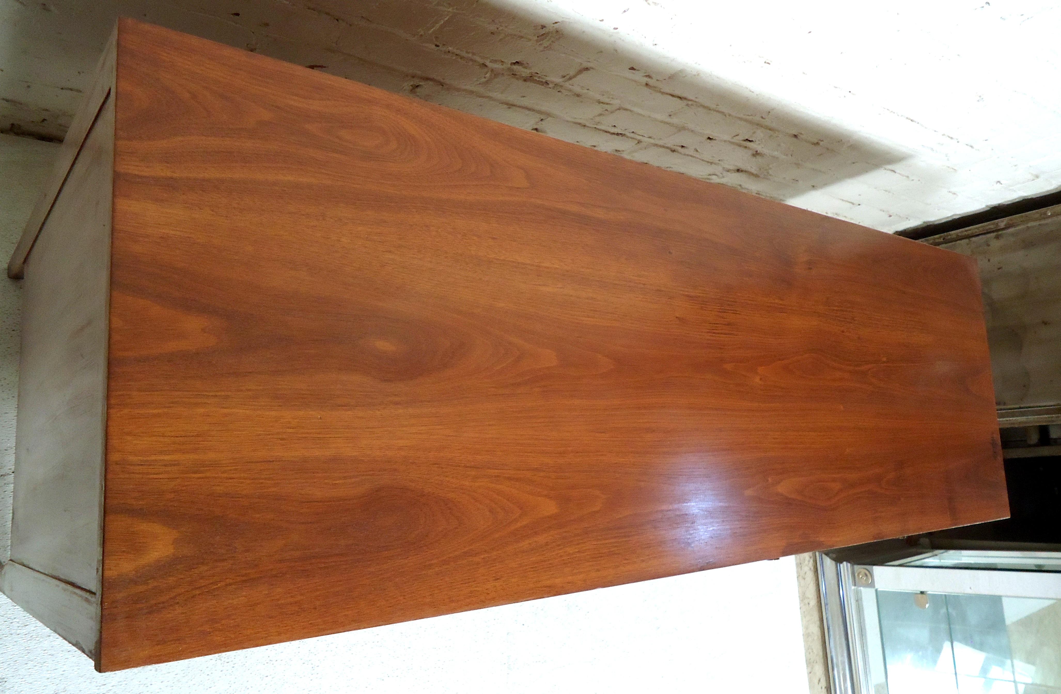 Mid-20th Century Mid-Century Modern Walnut Desk