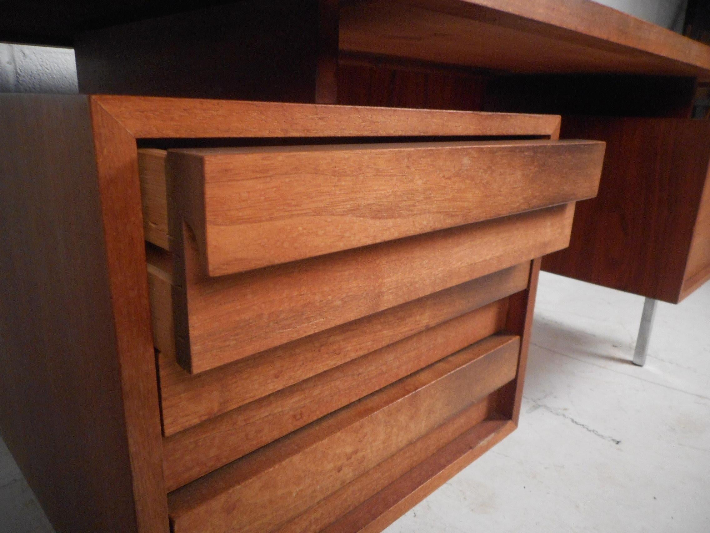 Mid-Century Modern Walnut Desk 5