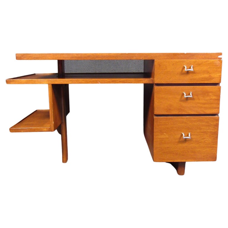 MidCentury Modern Walnut Desk For Sale at 1stDibs