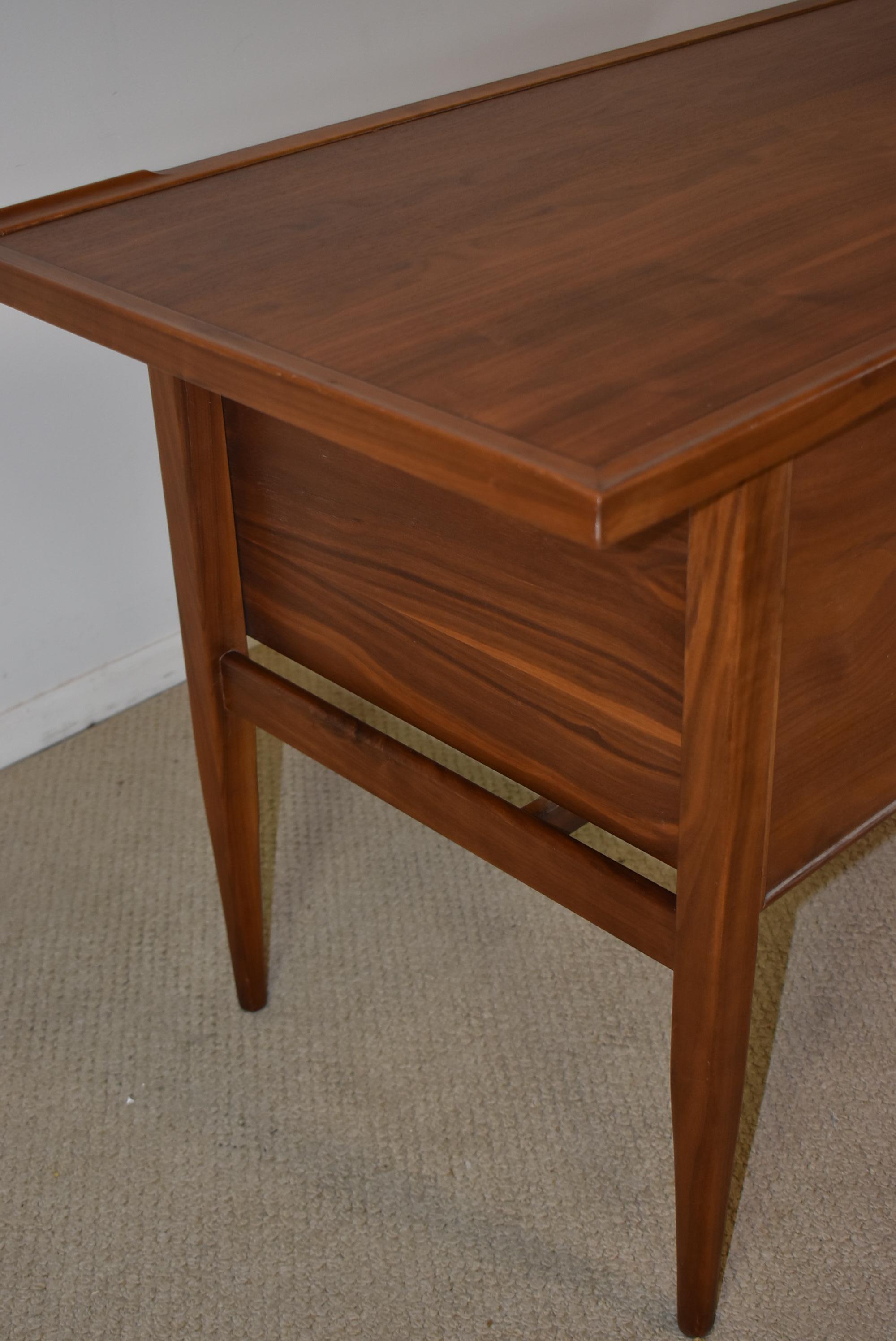 Mid Century Modern Walnut Desk Kipp Stewart for Drexel 1