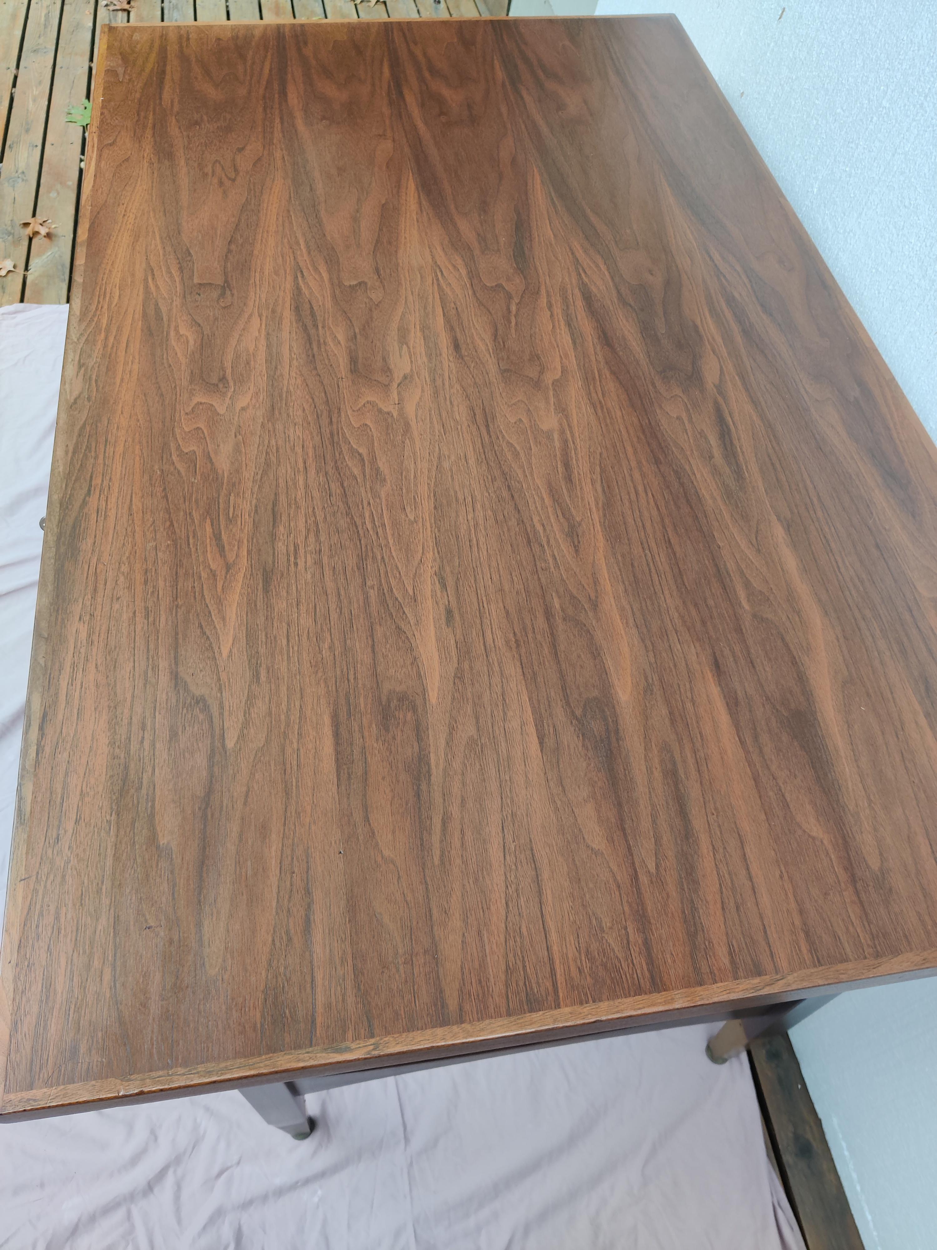 Mid Century Modern Walnut Desk with brass and walnut pulls For Sale 10