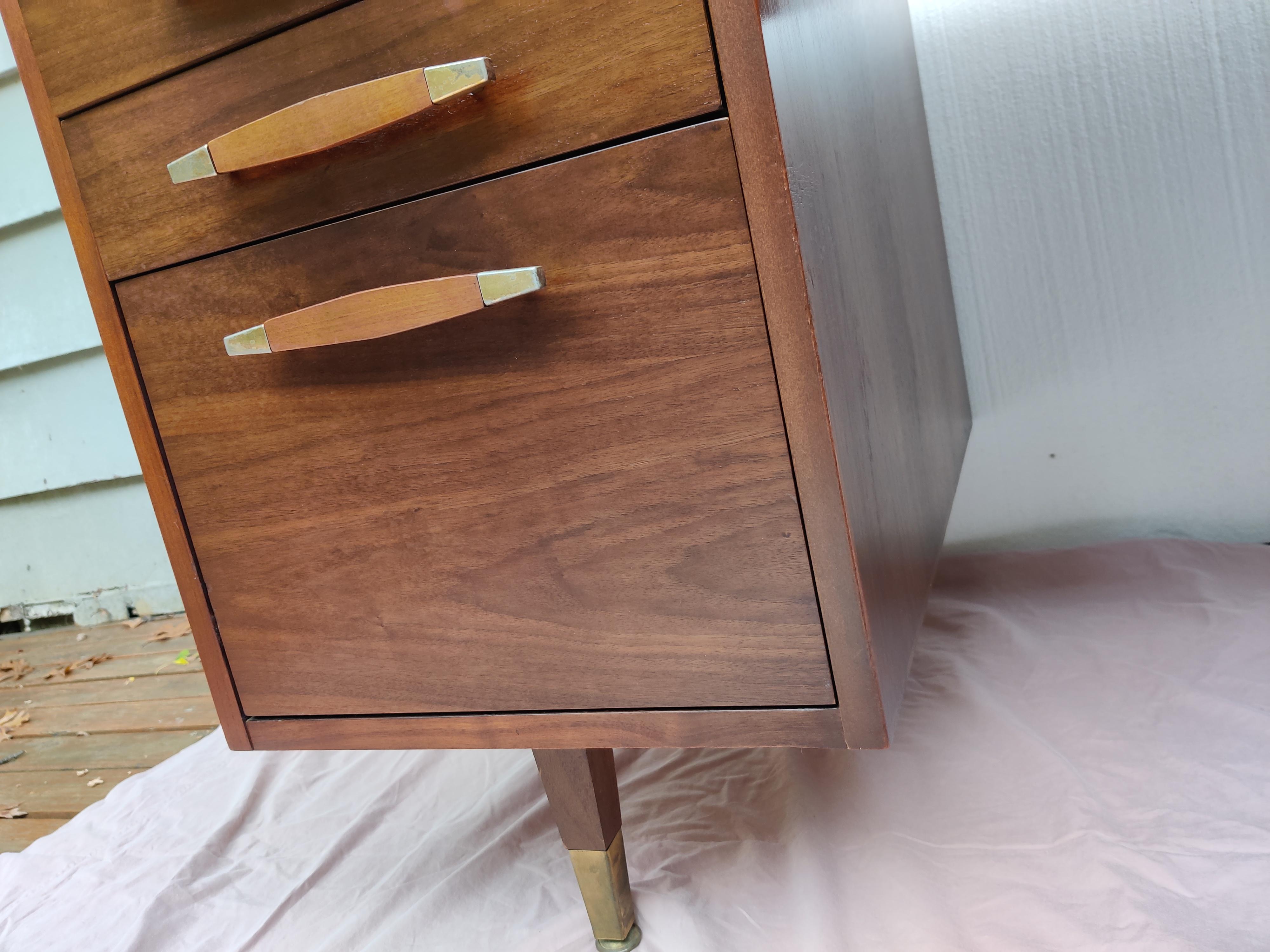 Mid Century Modern Walnut Desk with brass and walnut pulls For Sale 2