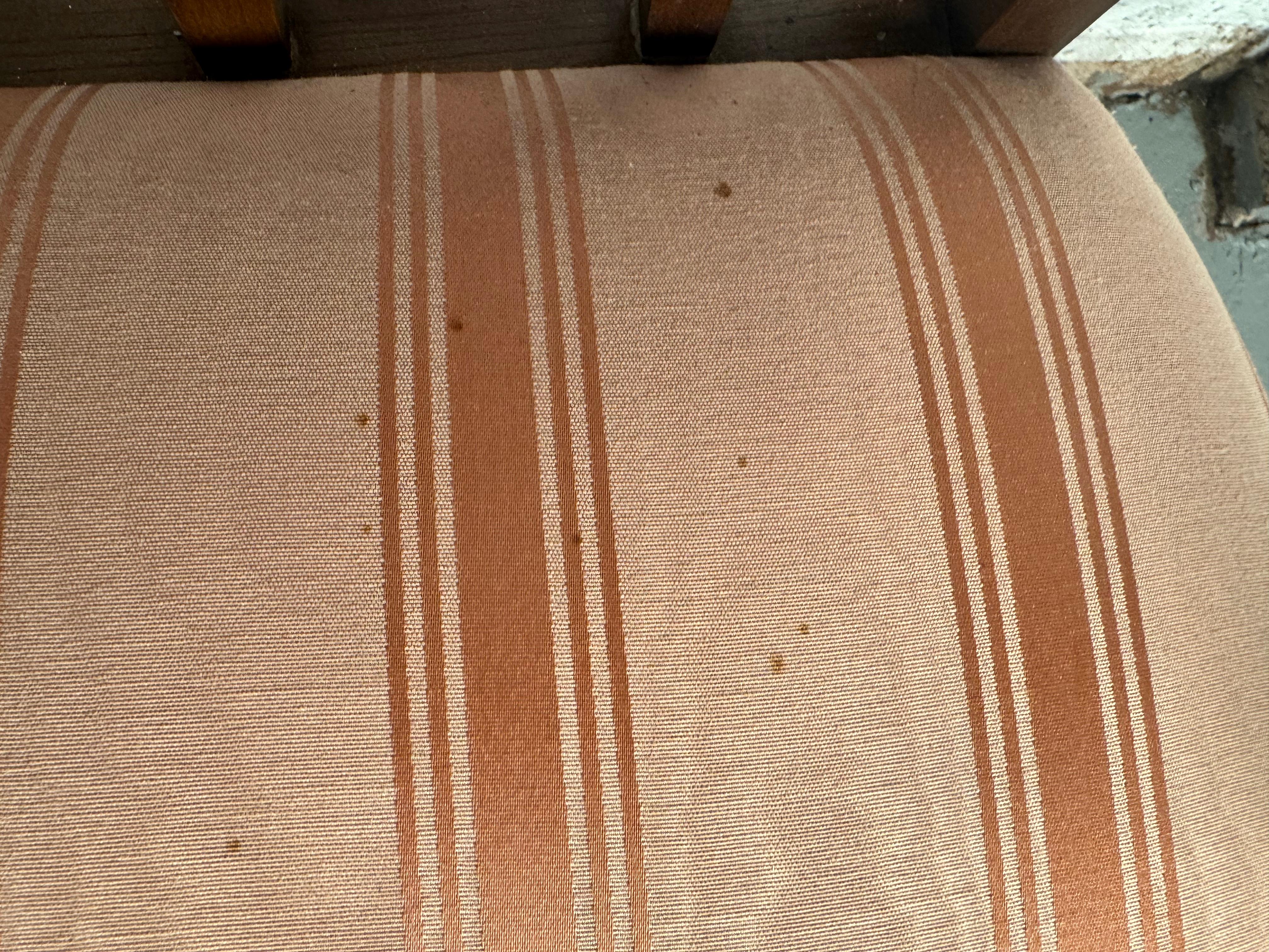 Noyer Chaises de salle à manger en noyer modernes du milieu du siècle par Kent-Coffey en vente