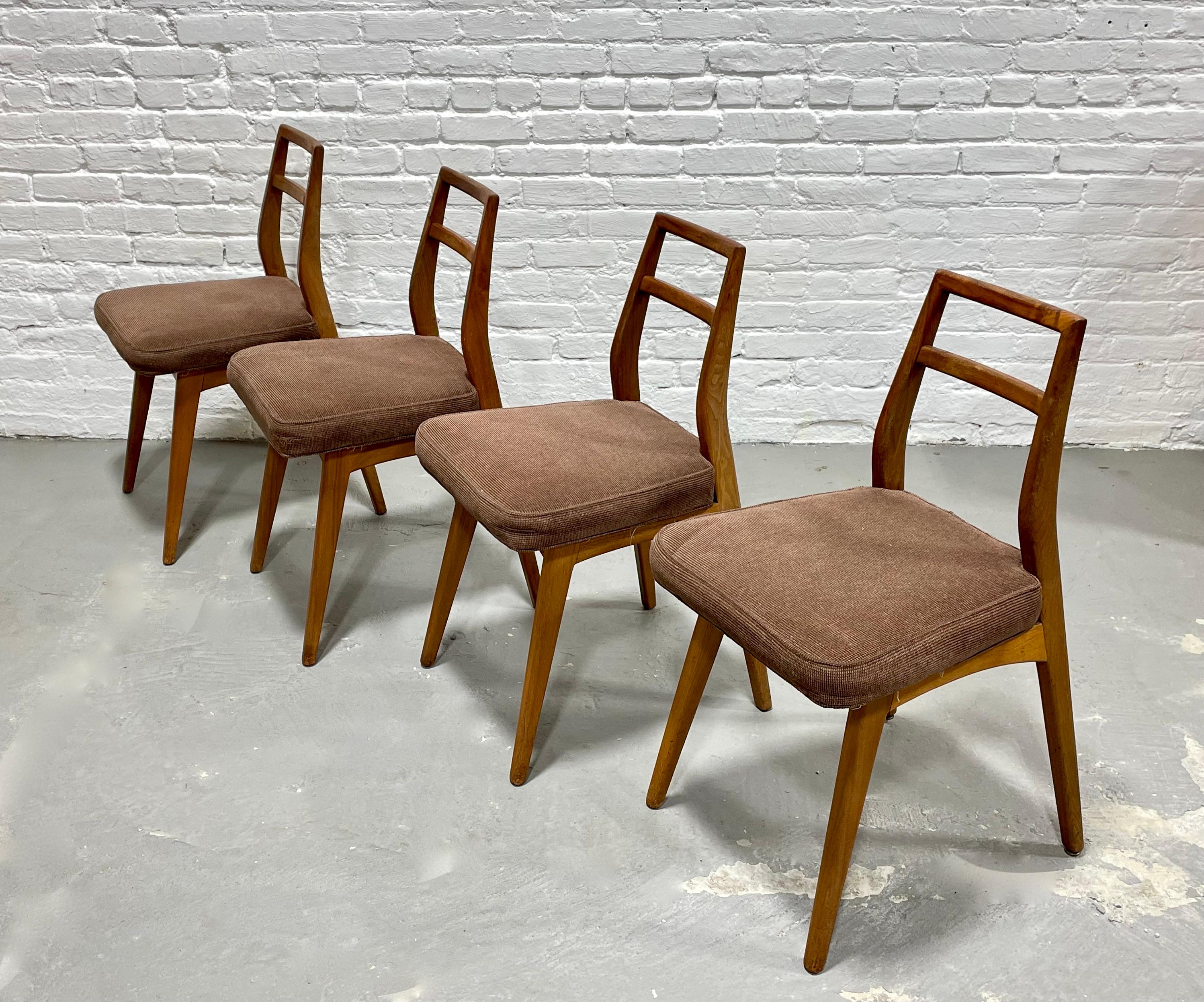 Mid-Century Modern Walnut Dining Chairs by Mel Smilow, Set of 4 In Good Condition For Sale In Weehawken, NJ