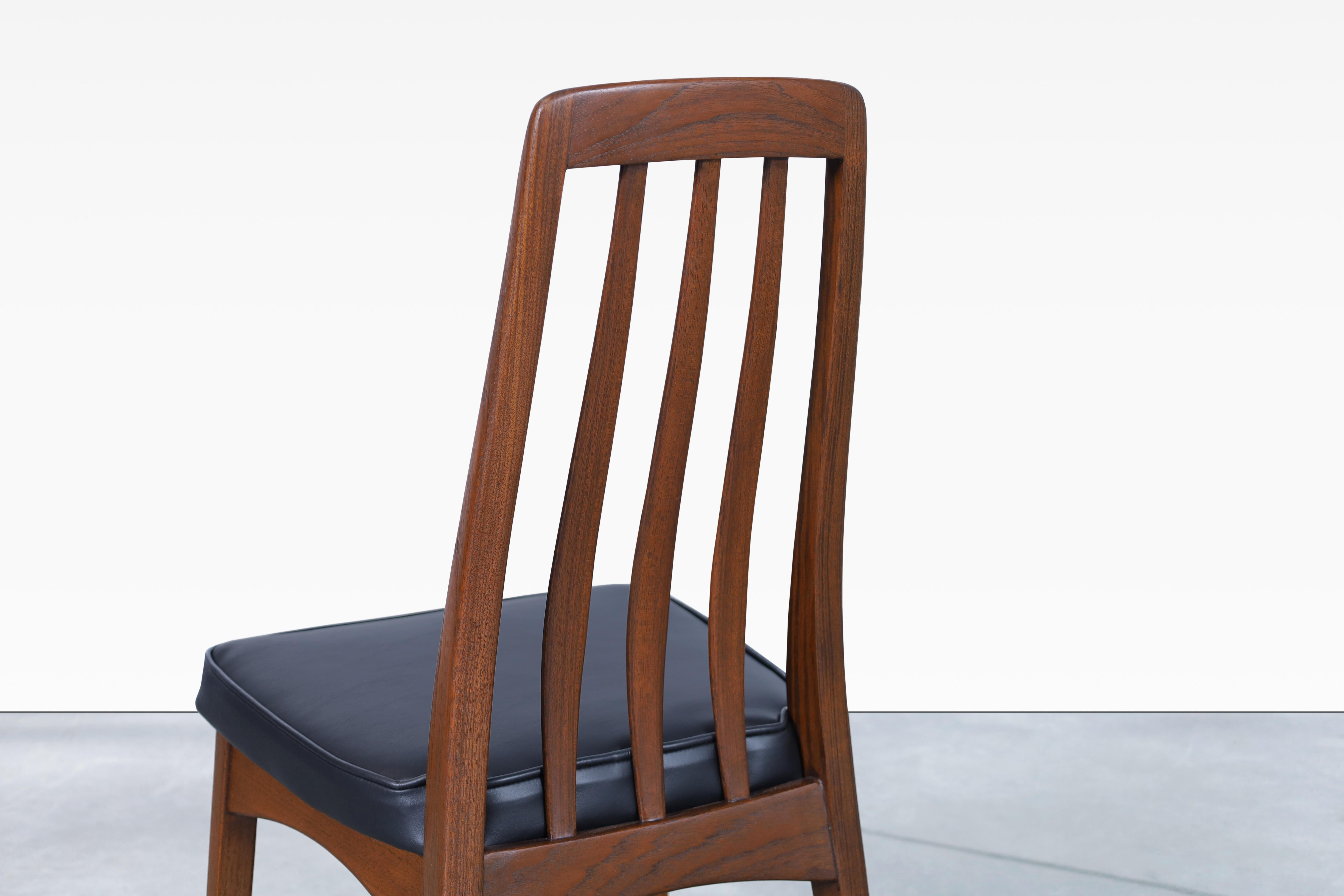 Mid-Century Modern Walnut Dining Chairs For Sale 5