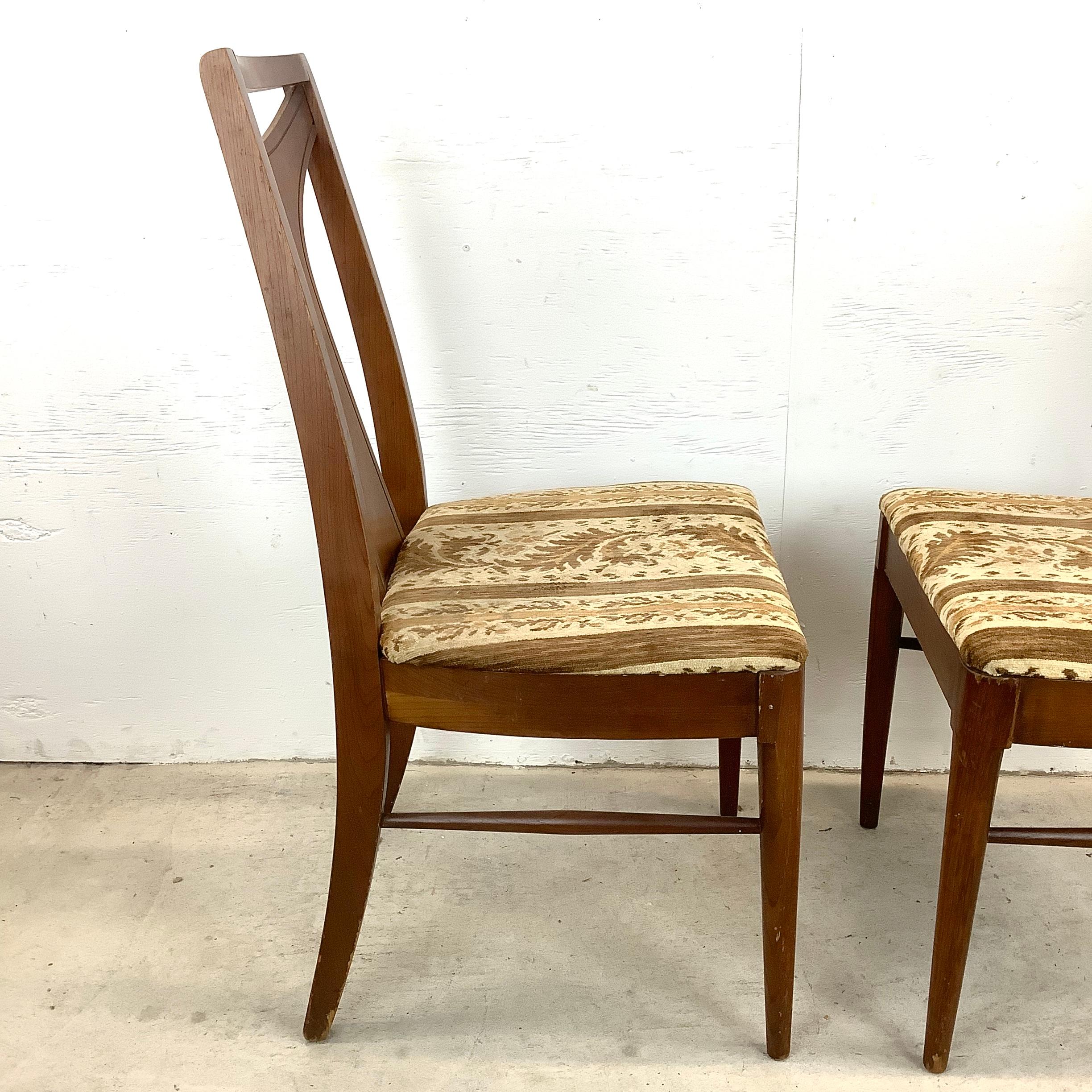 Mid-Century Modern Walnut Dining Chairs For Sale 4