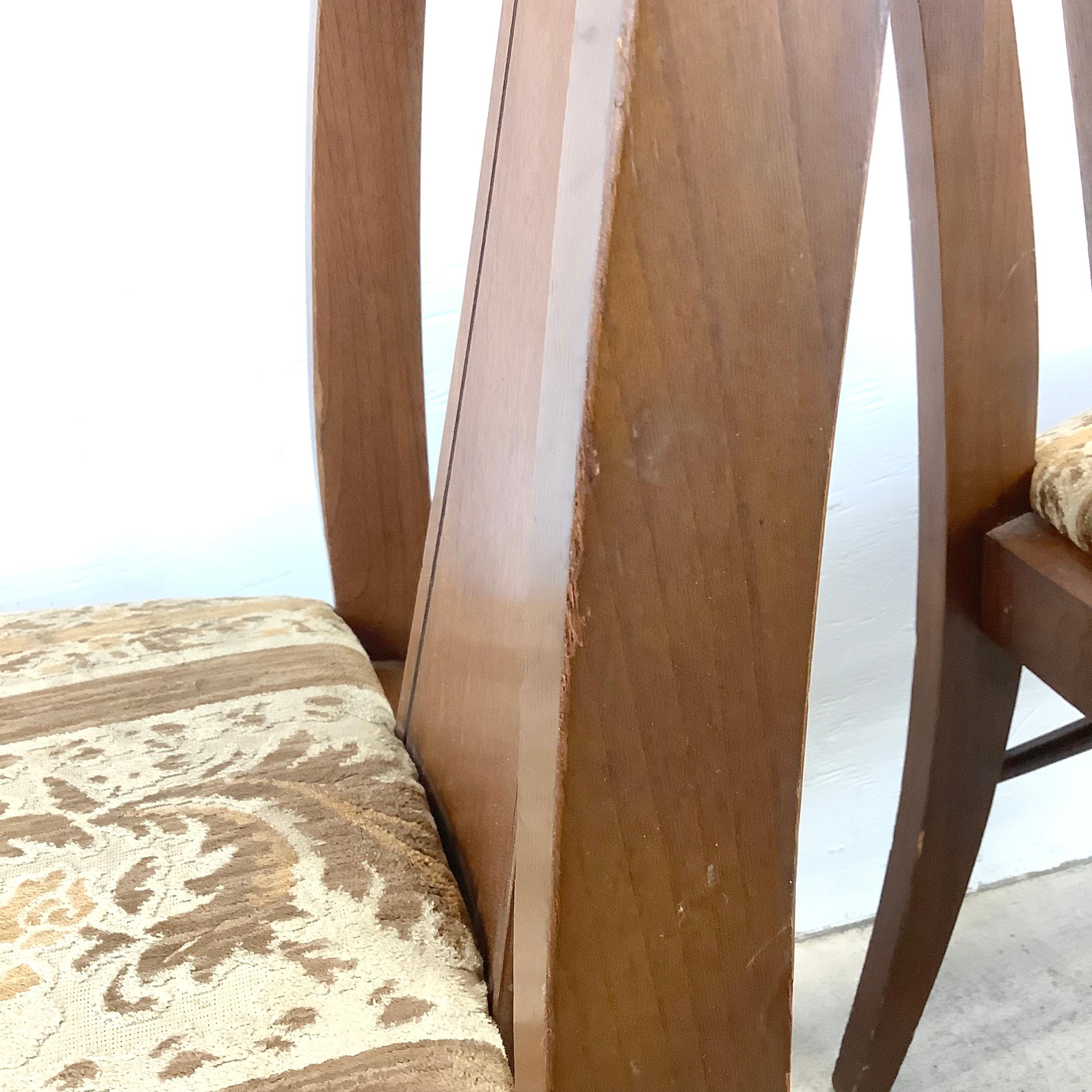 Moderne Esszimmerstühle aus Nussbaumholz für die Jahrhundertmitte im Angebot 12