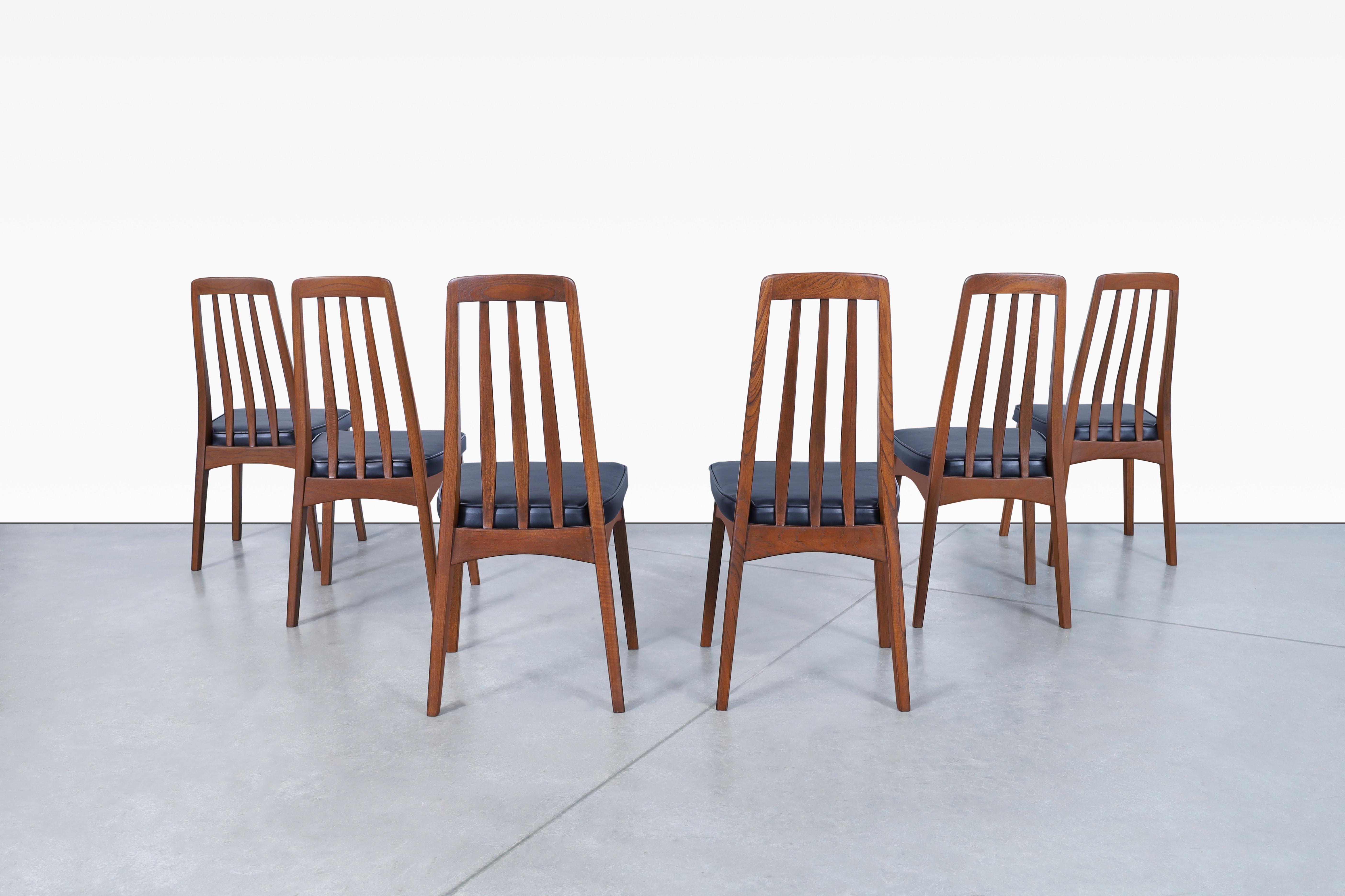 American Mid-Century Modern Walnut Dining Chairs For Sale