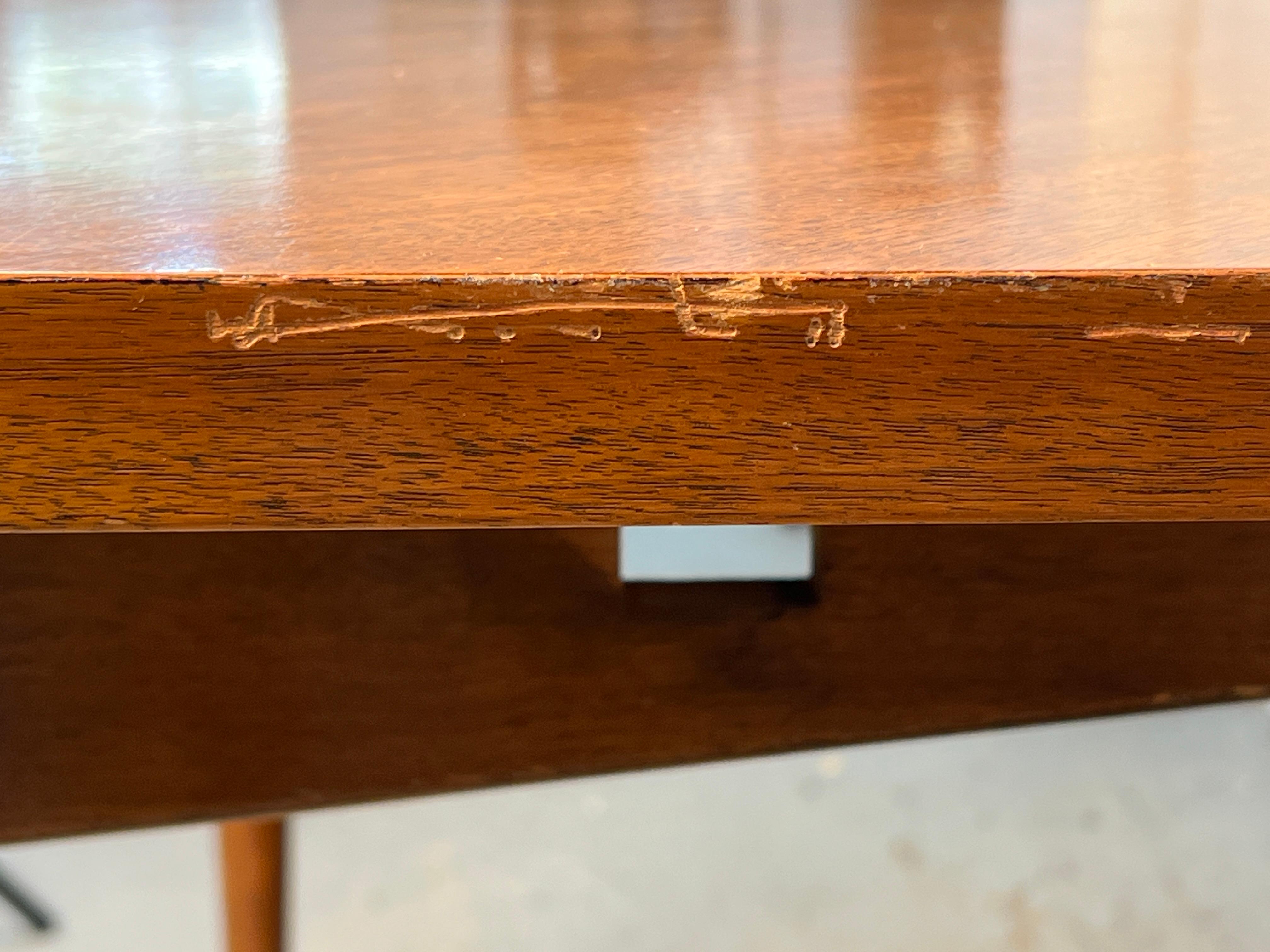 Table à feuilles de salle à manger en noyer moderne du milieu du siècle en vente 7