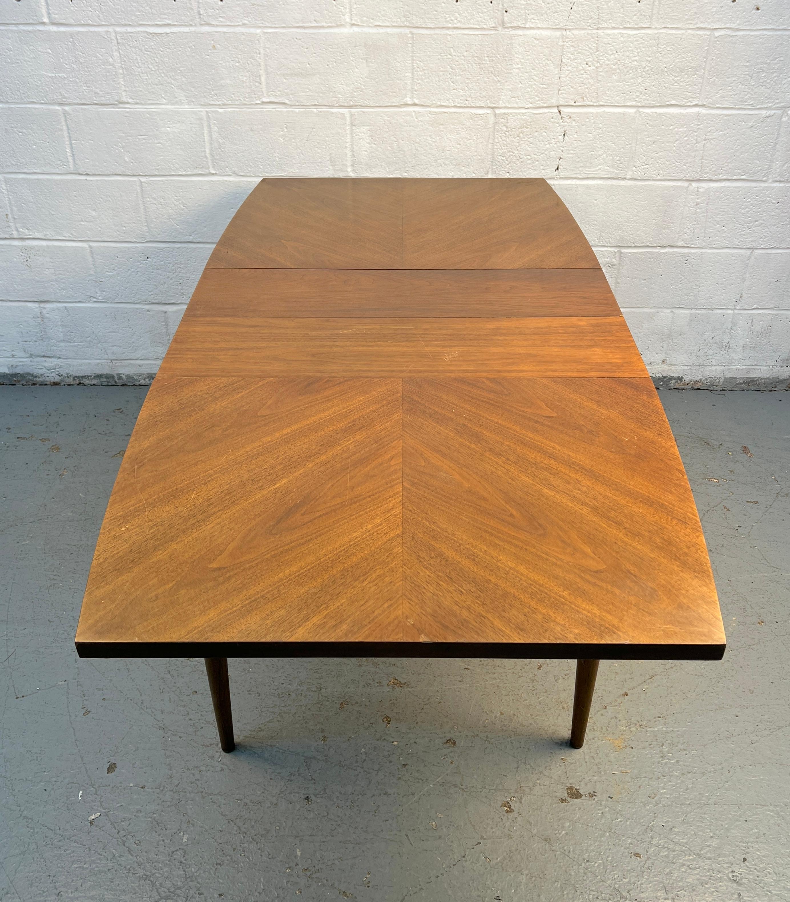 Table à feuilles de salle à manger en noyer moderne du milieu du siècle en vente 8