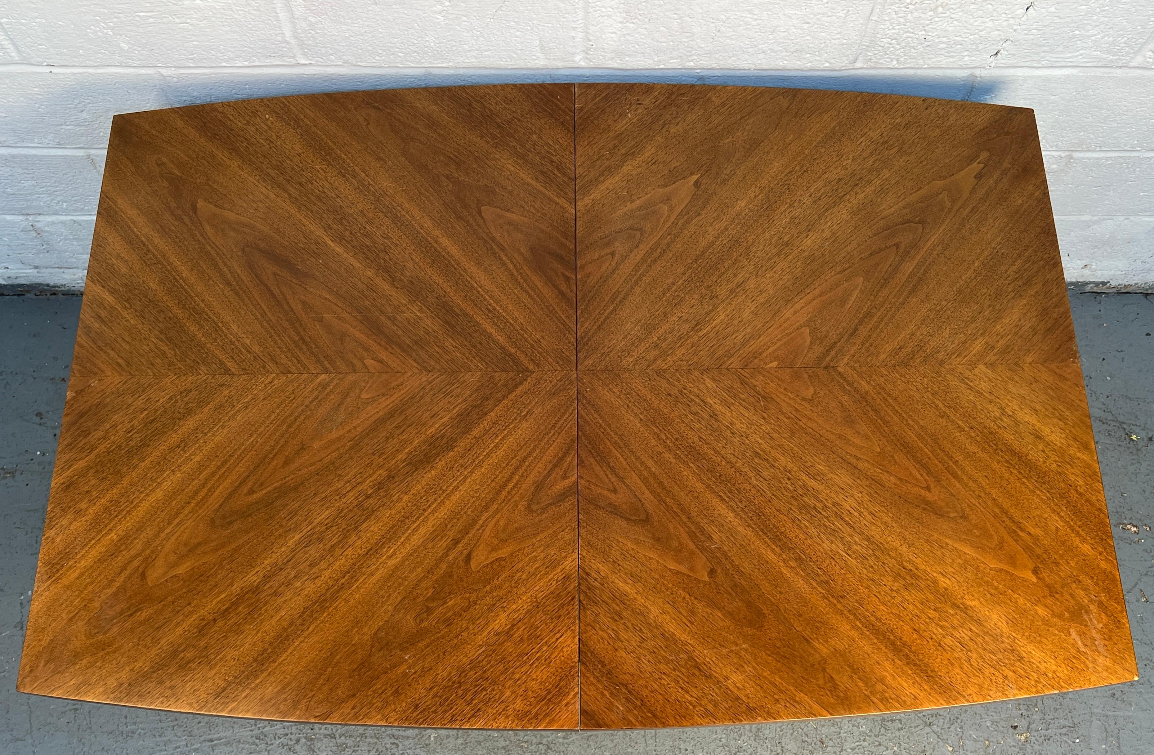 Table à feuilles de salle à manger en noyer moderne du milieu du siècle en vente 2