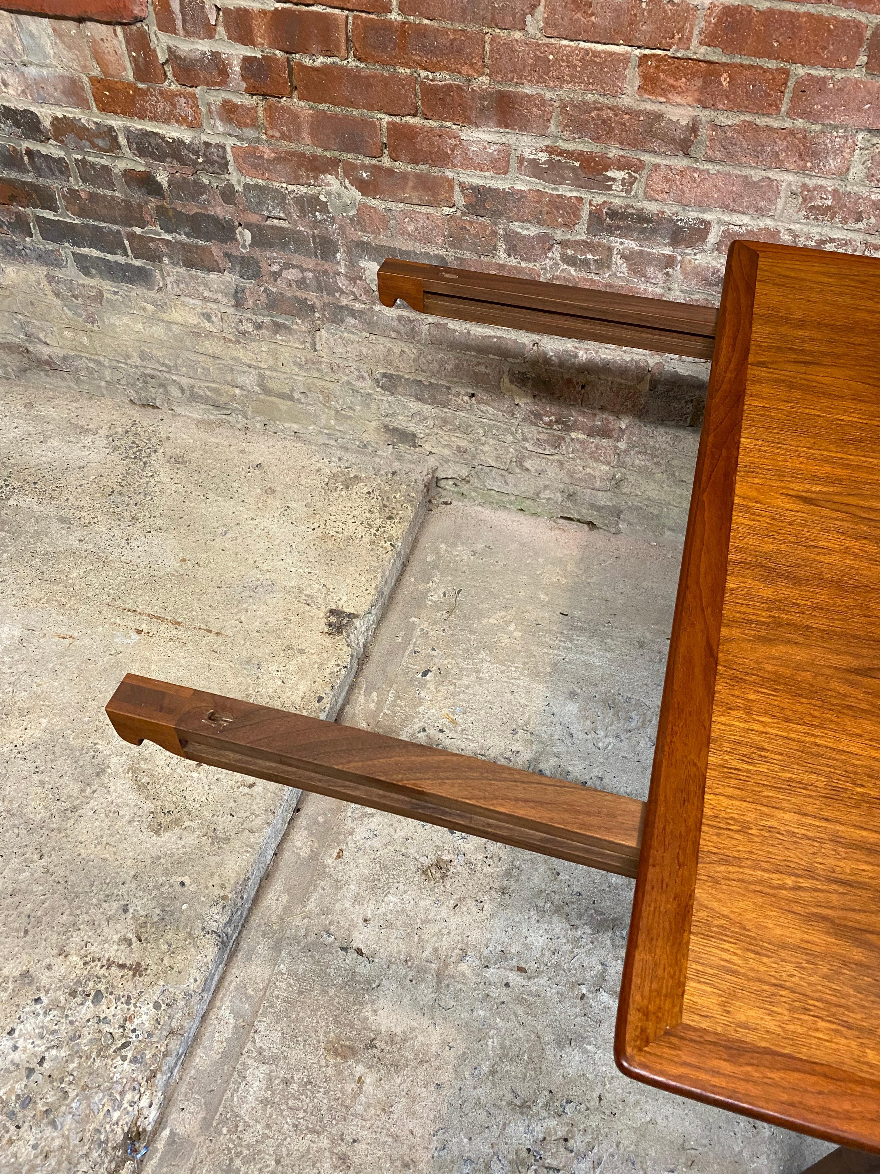 Mid Century Modern Walnut Dining Table by Al Huller for Furnwood Corporation For Sale 5