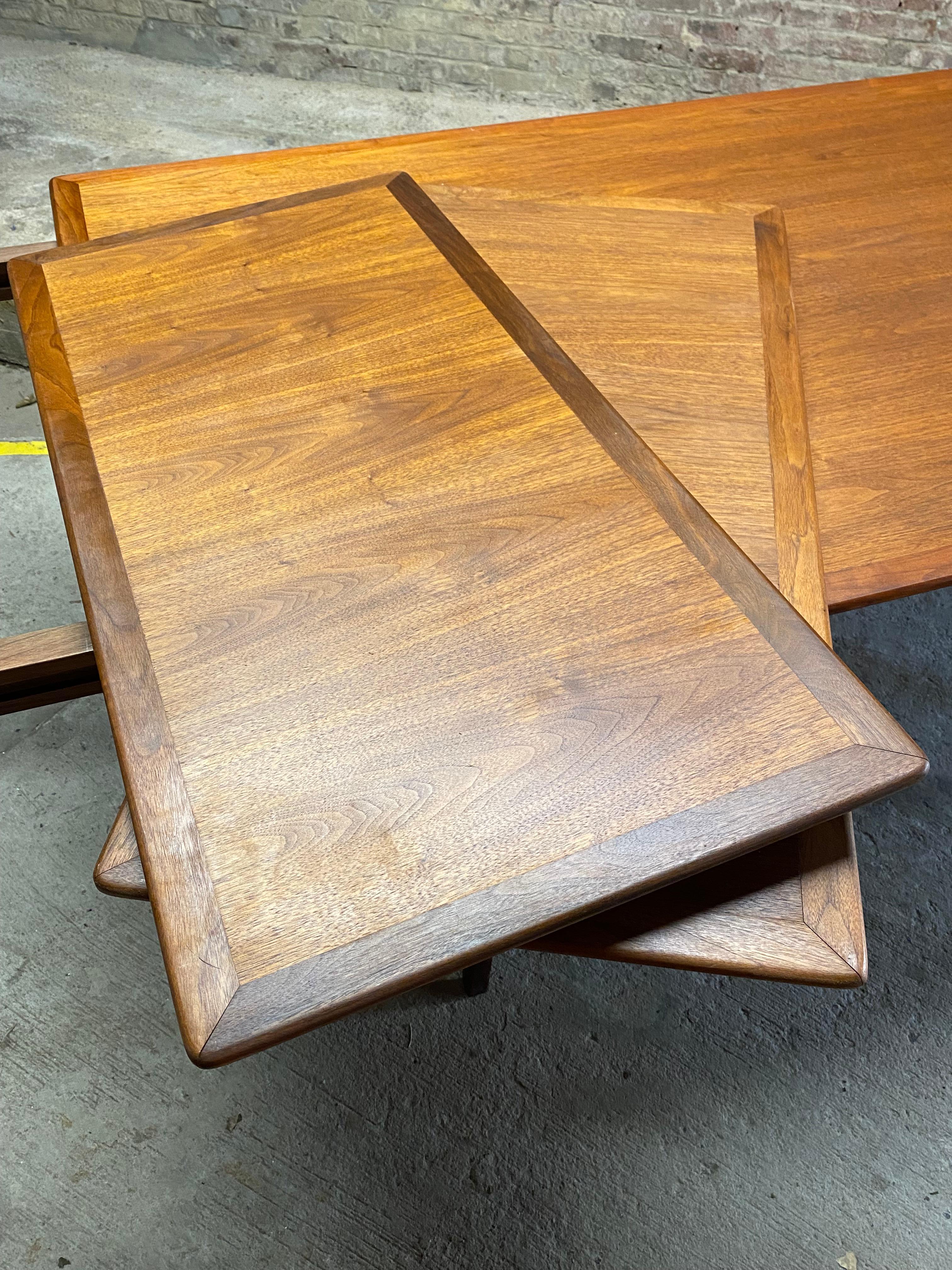 Mid Century Modern Walnut Dining Table by Al Huller for Furnwood Corporation For Sale 9