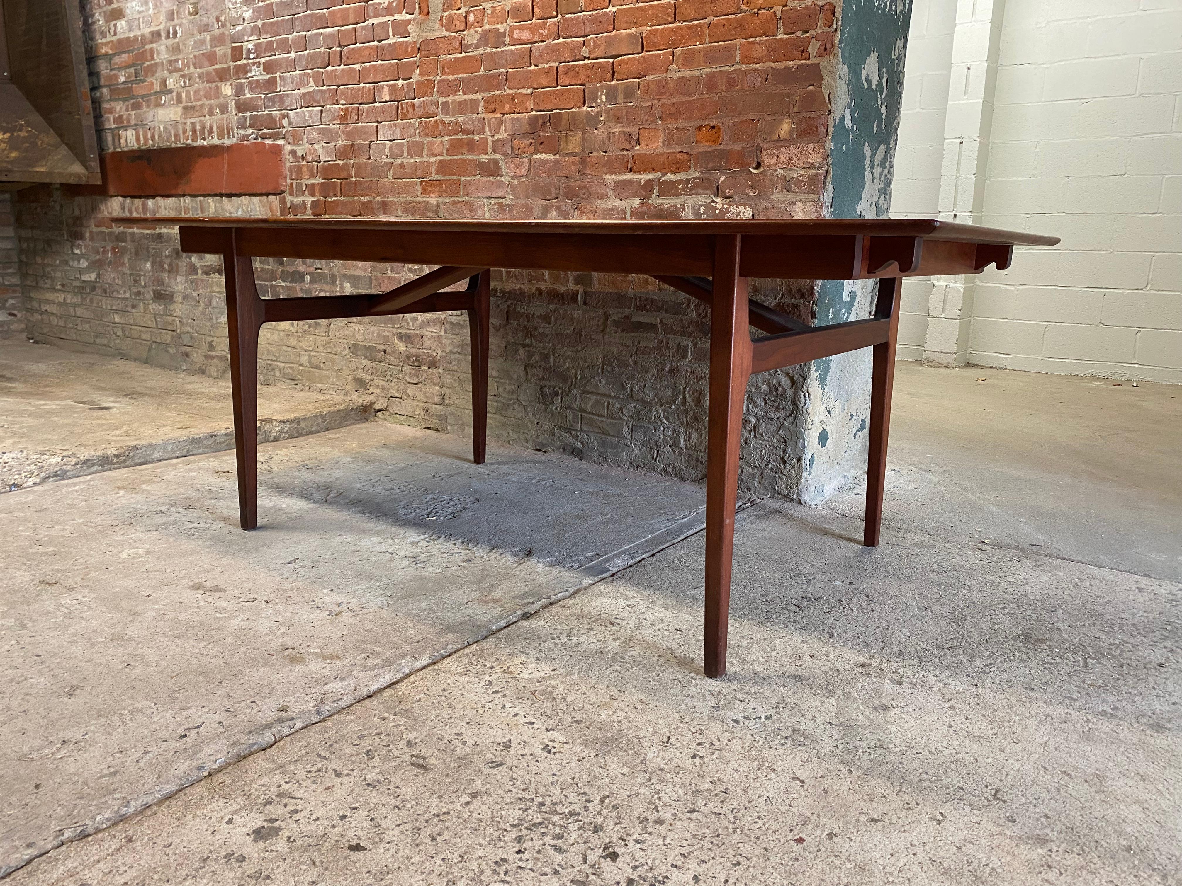 American Mid Century Modern Walnut Dining Table by Al Huller for Furnwood Corporation