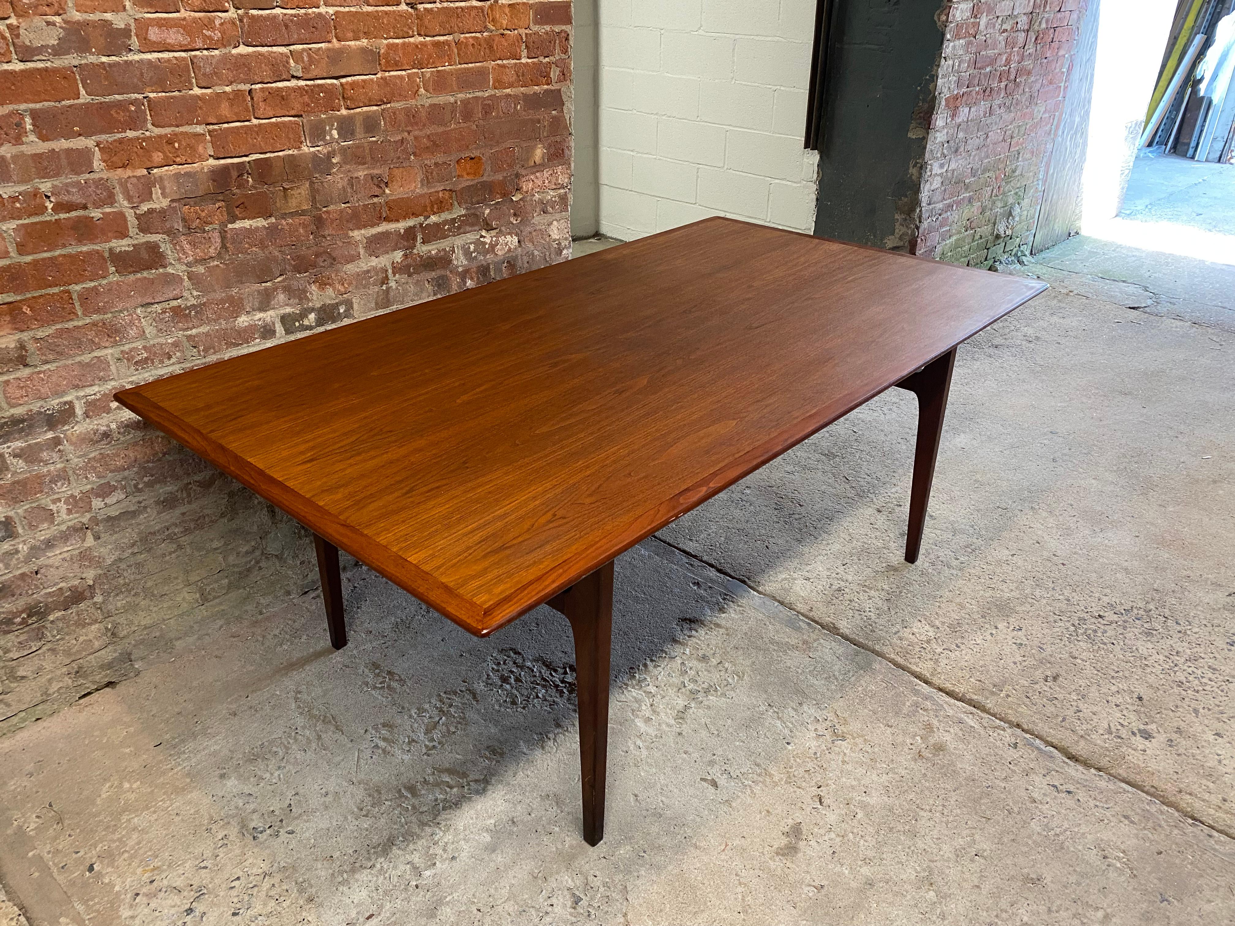 Mid-20th Century Mid Century Modern Walnut Dining Table by Al Huller for Furnwood Corporation For Sale
