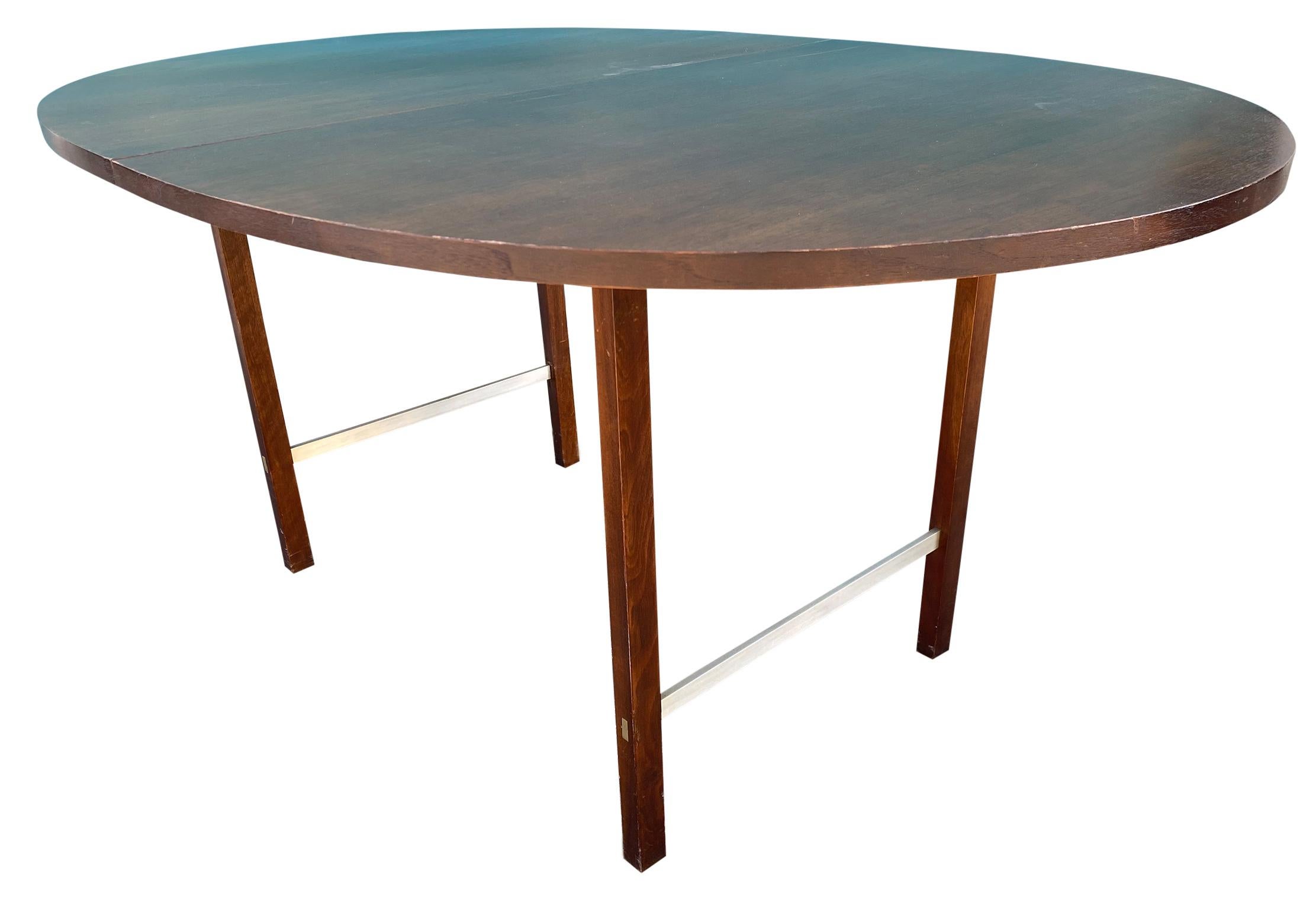 Mid-Century Modern Walnut Dining Table by Paul McCobb for Calvin 2 Leaves In Good Condition In BROOKLYN, NY