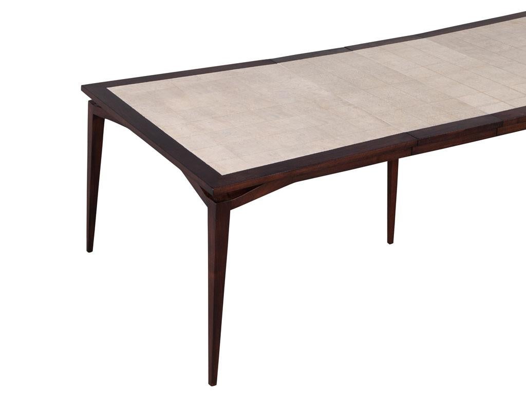 Noyer Table de salle à manger en noyer de style mi-siècle moderne par Tomlinson Furniture en vente