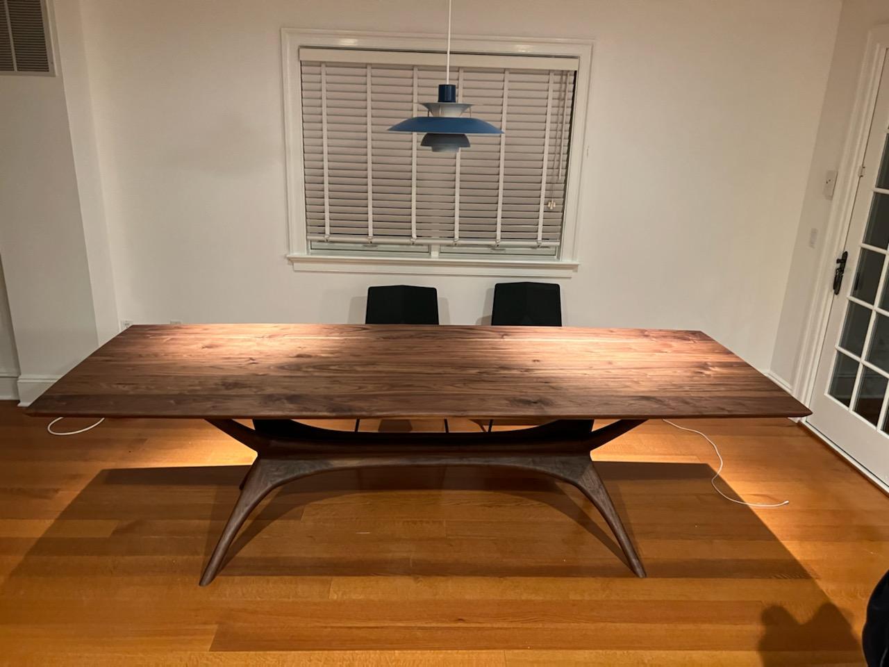 Mid Century Modern Walnut Dining Table  For Sale 9