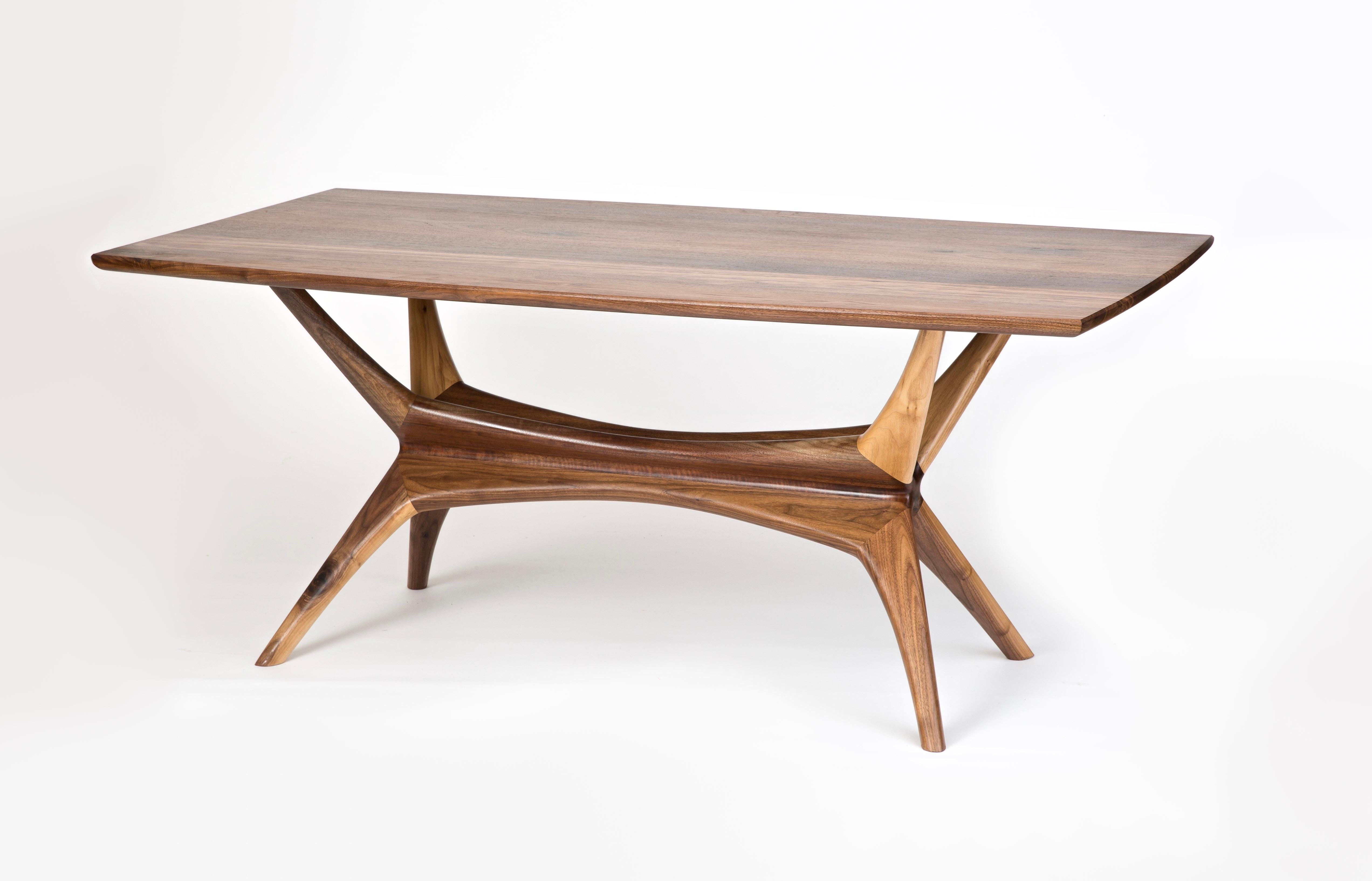 Mid Century Modern Walnut Dining Table  For Sale 1