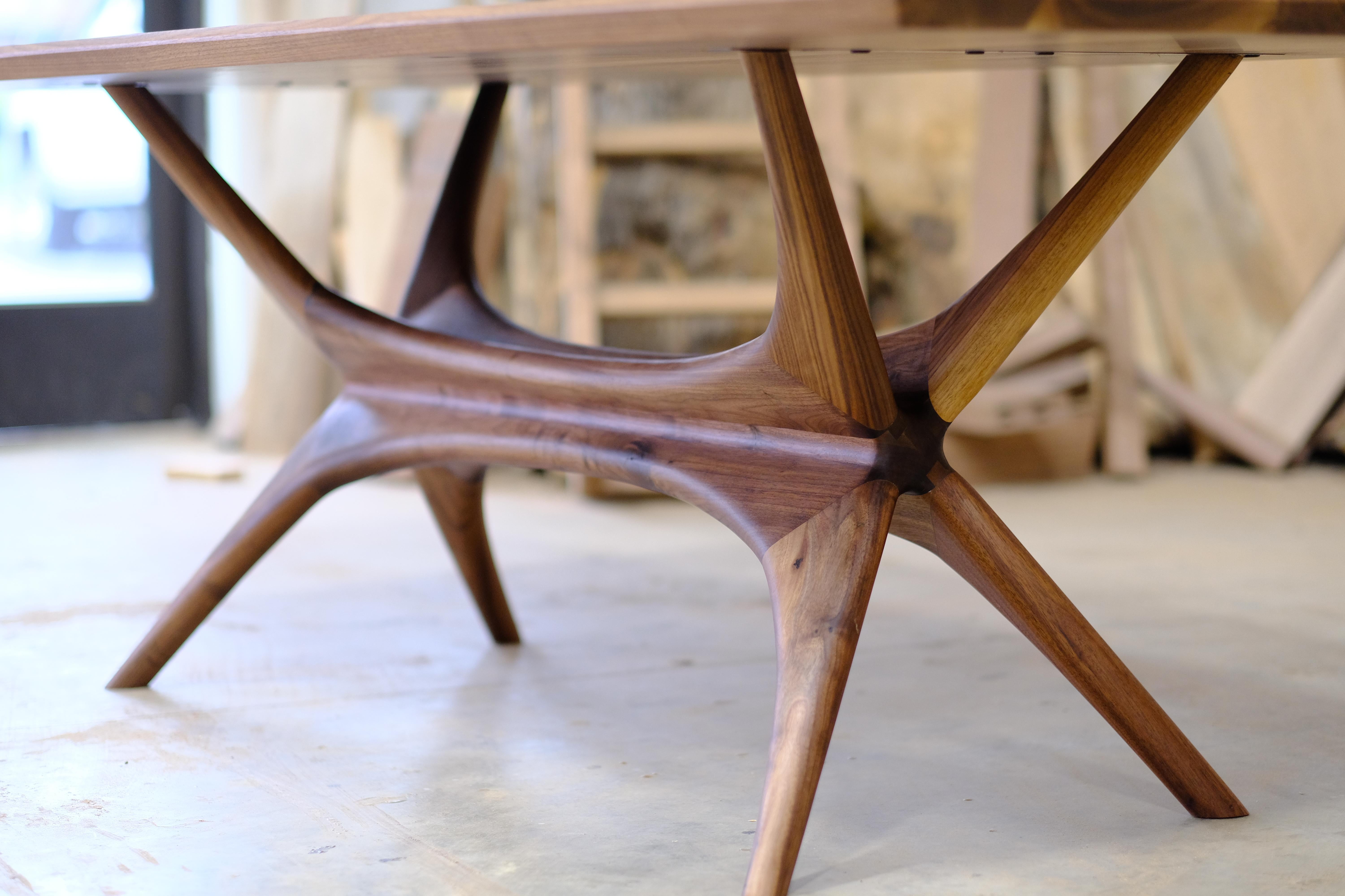 Mid Century Modern Walnut Dining Table  For Sale 5