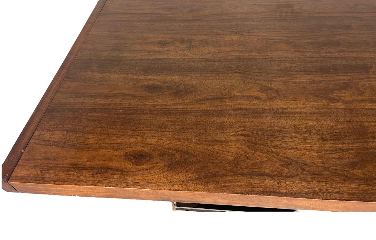 American Mid Century Modern Walnut Dining Table With 2 Leaves By Milo Baughman Founders For Sale