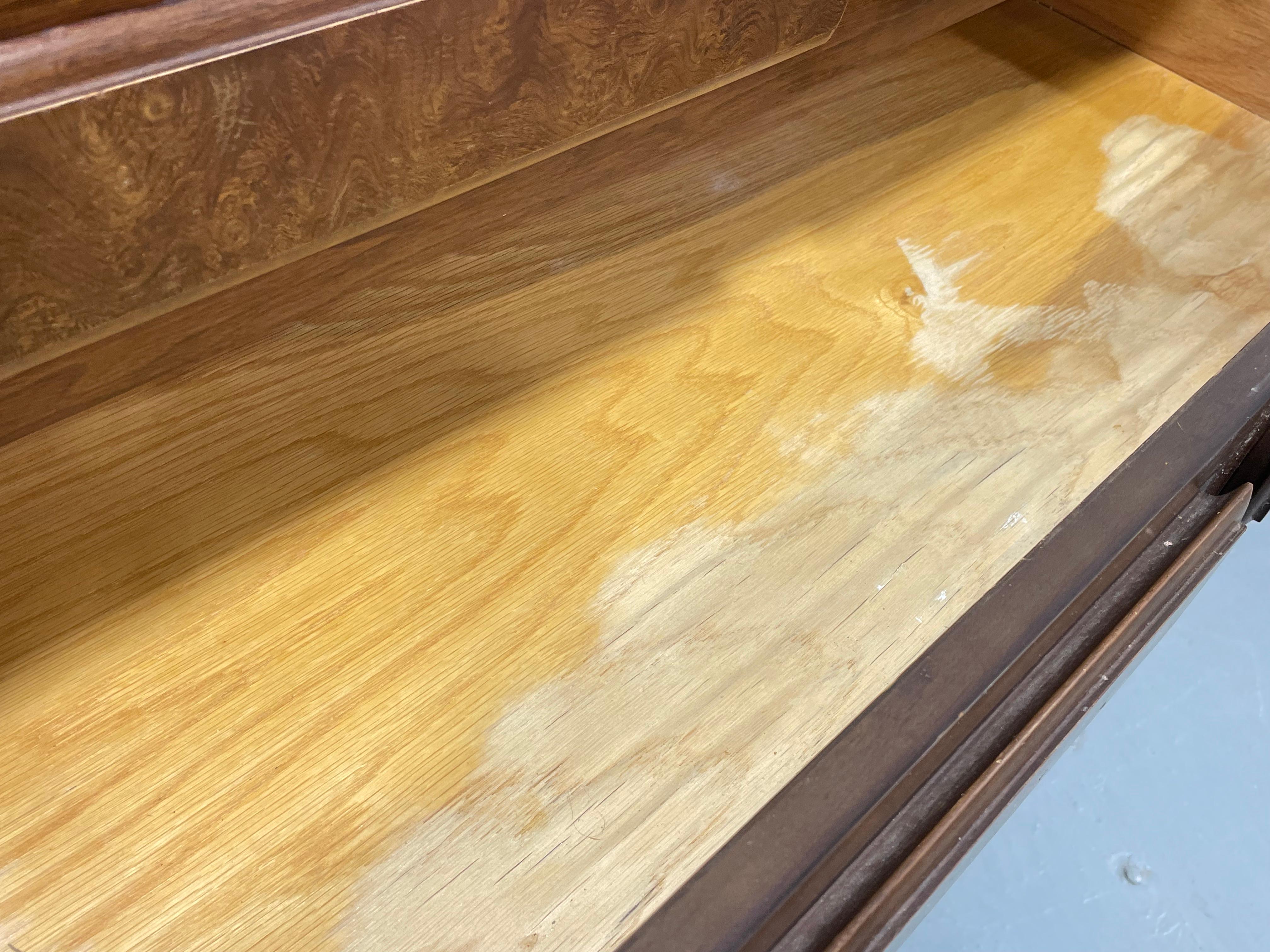 Mid Century MODERN Walnut DRESSER Burled Drawers by United Furniture, c. 1960s For Sale 5