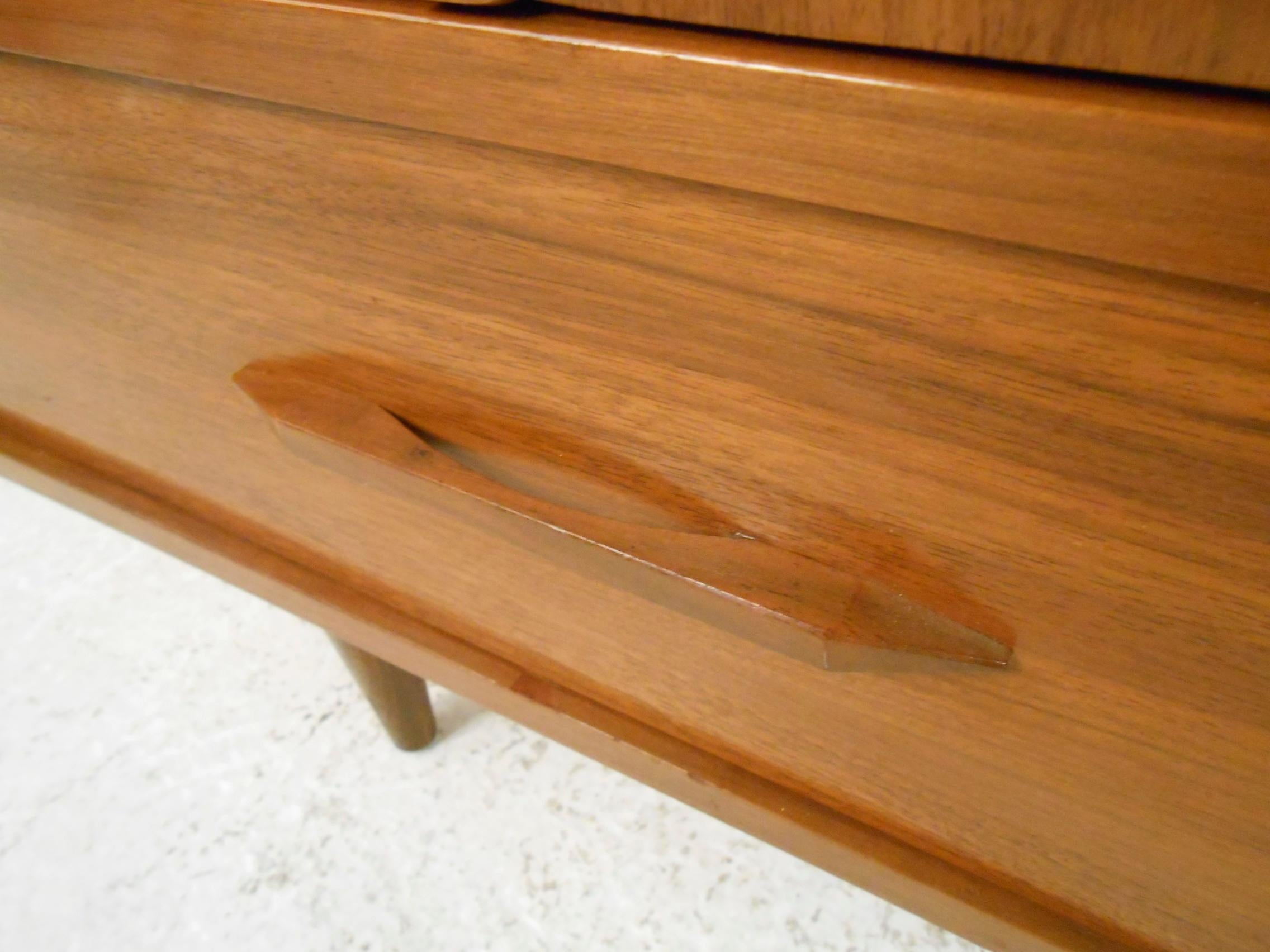 Mid-Century Modern Walnut Dresser by Coplan's 4